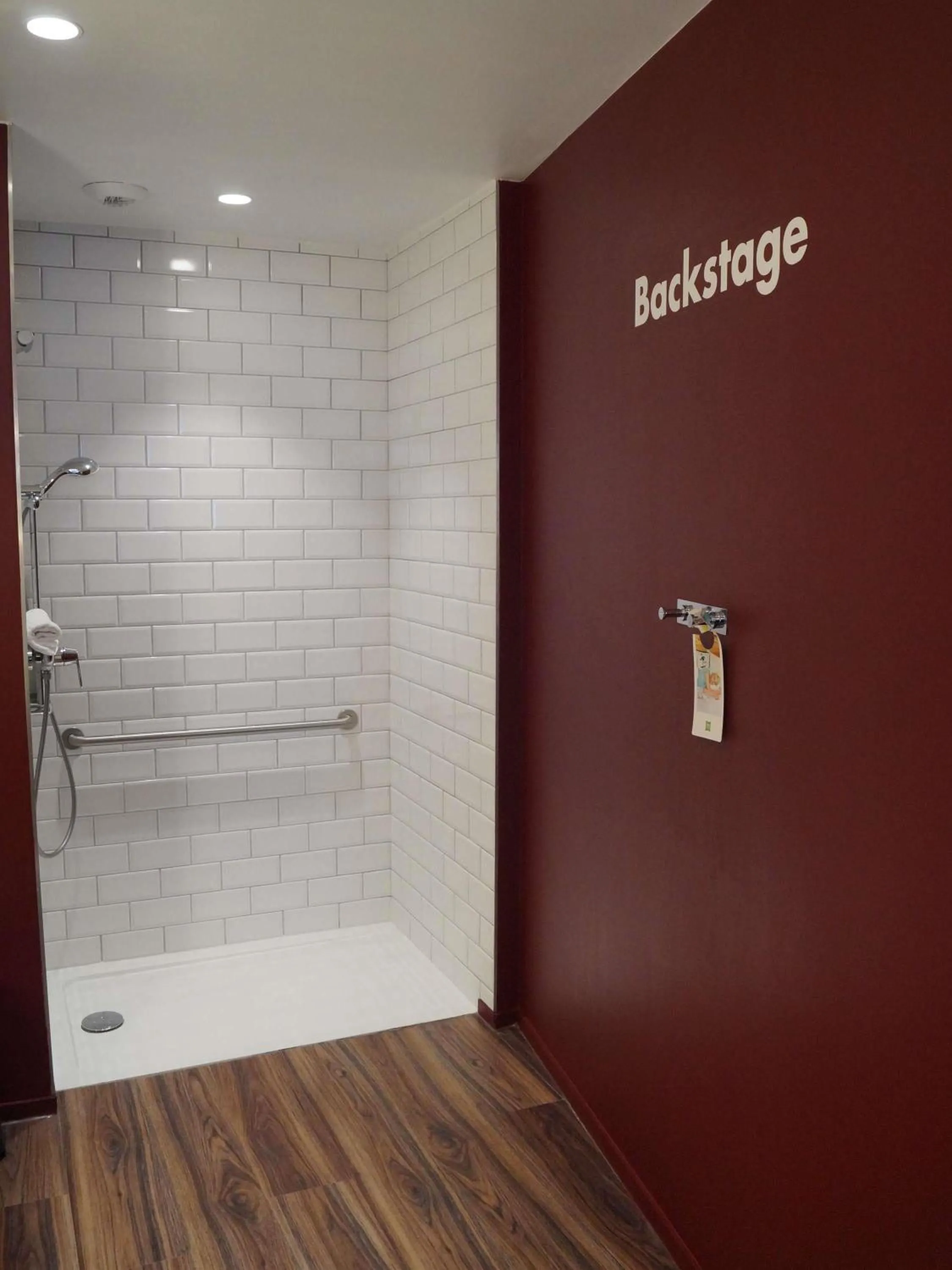 Bedroom in ibis Styles Lens Centre Gare