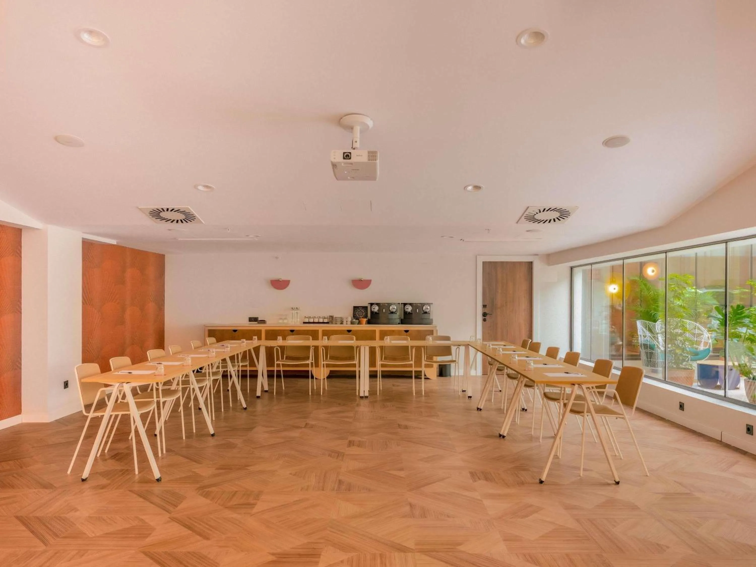 Meeting/conference room in Ibis Styles Sevilla City Santa Justa