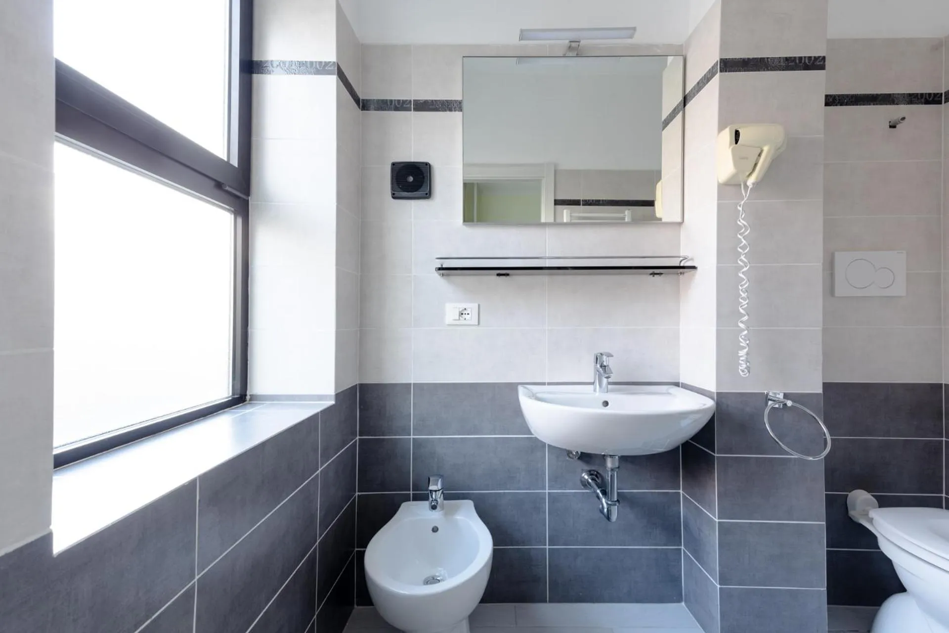 Shower in Hotel Aurora