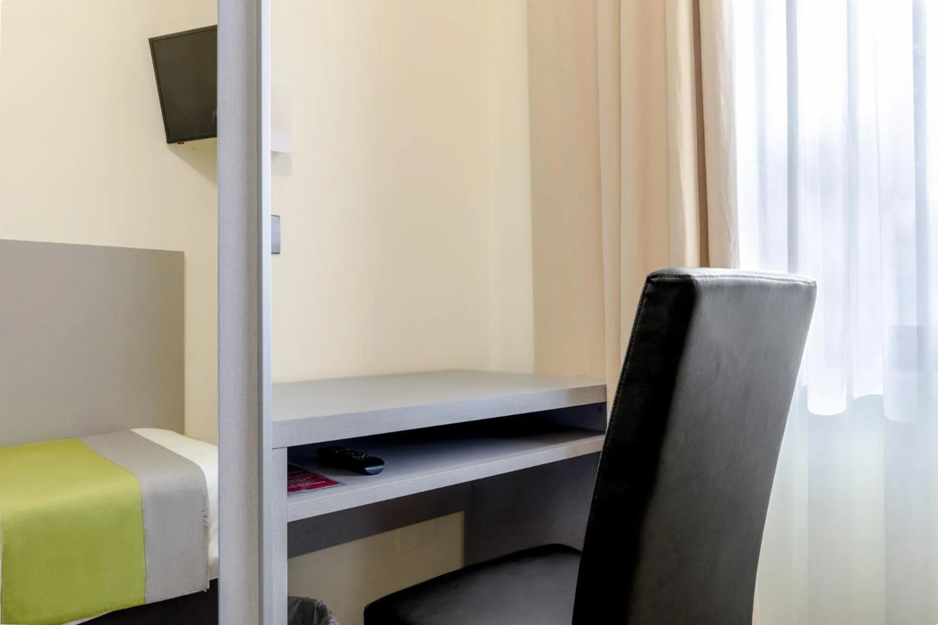 TV and multimedia in Hotel Aurora