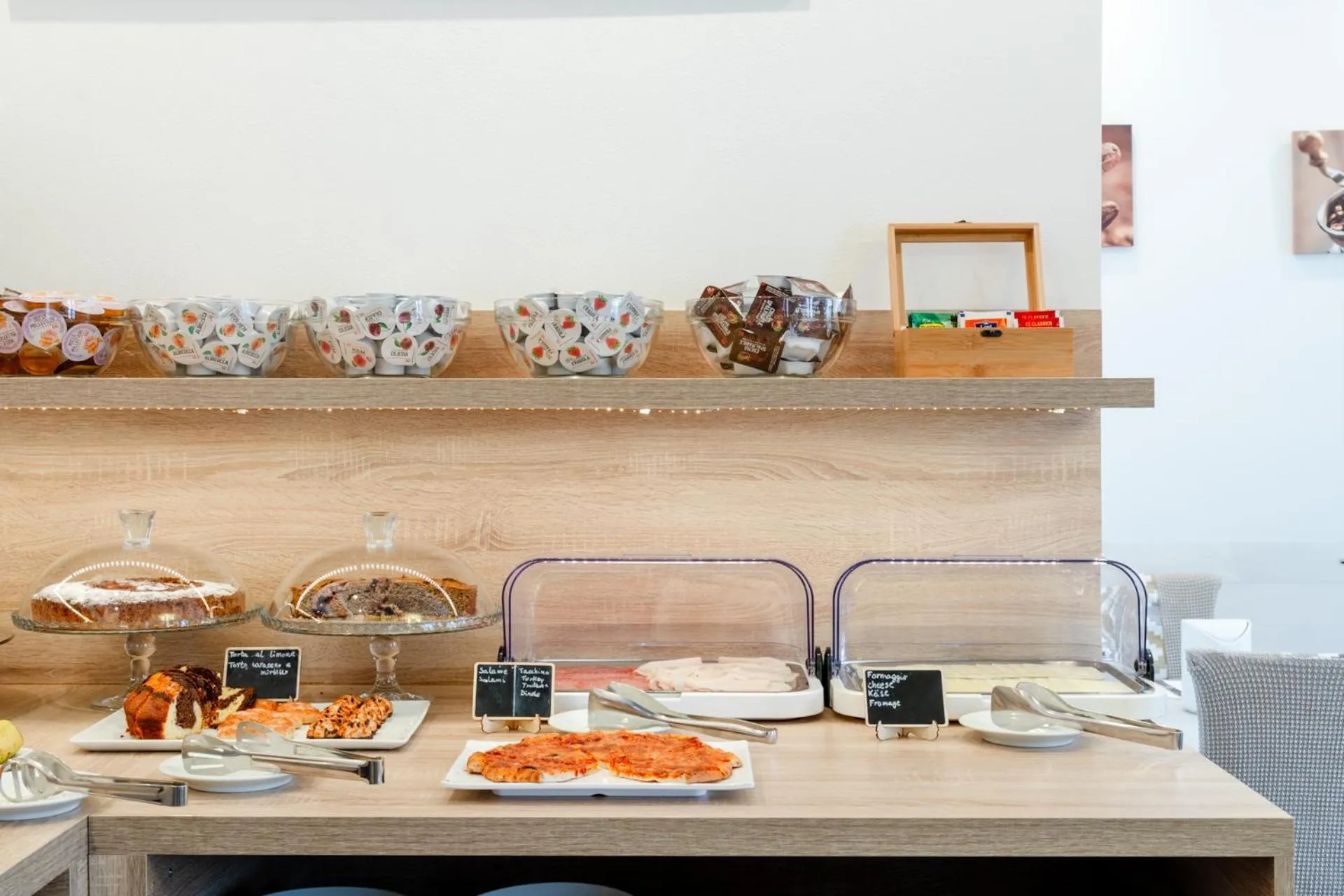 Food and drinks in Hotel Aurora