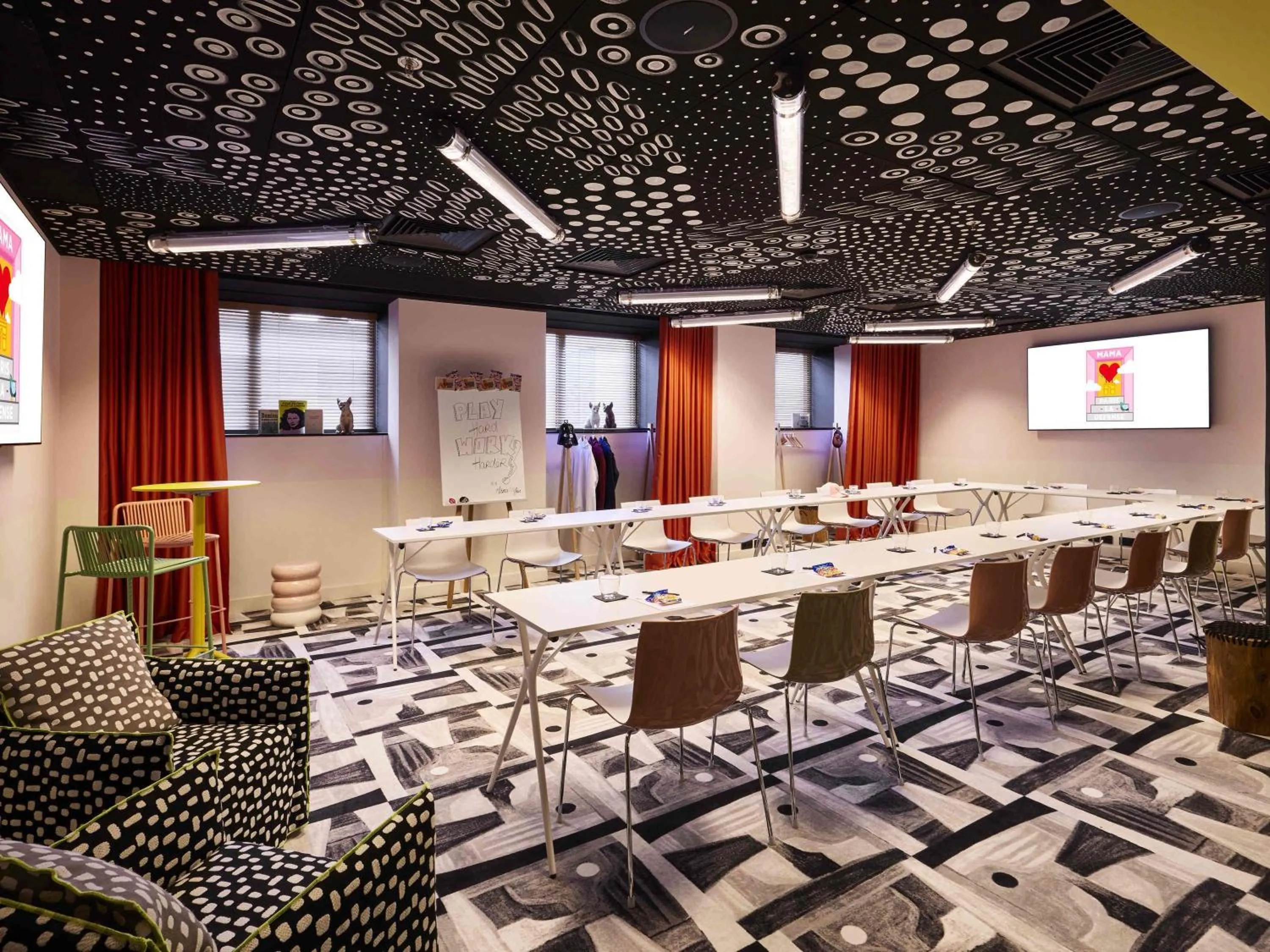 Meeting/conference room in Mama Shelter Paris La Défense