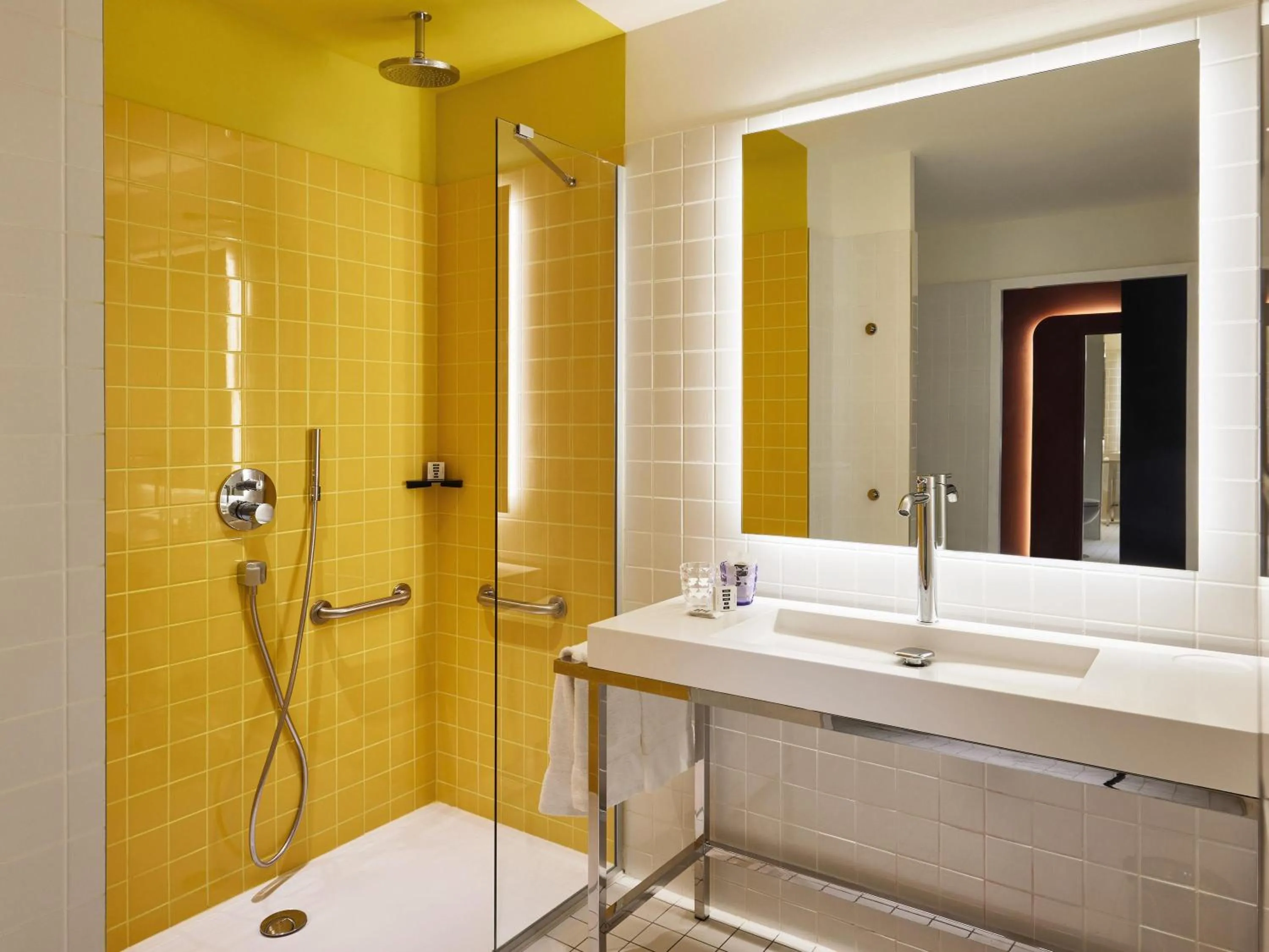 Bedroom in Mama Shelter Paris La Défense