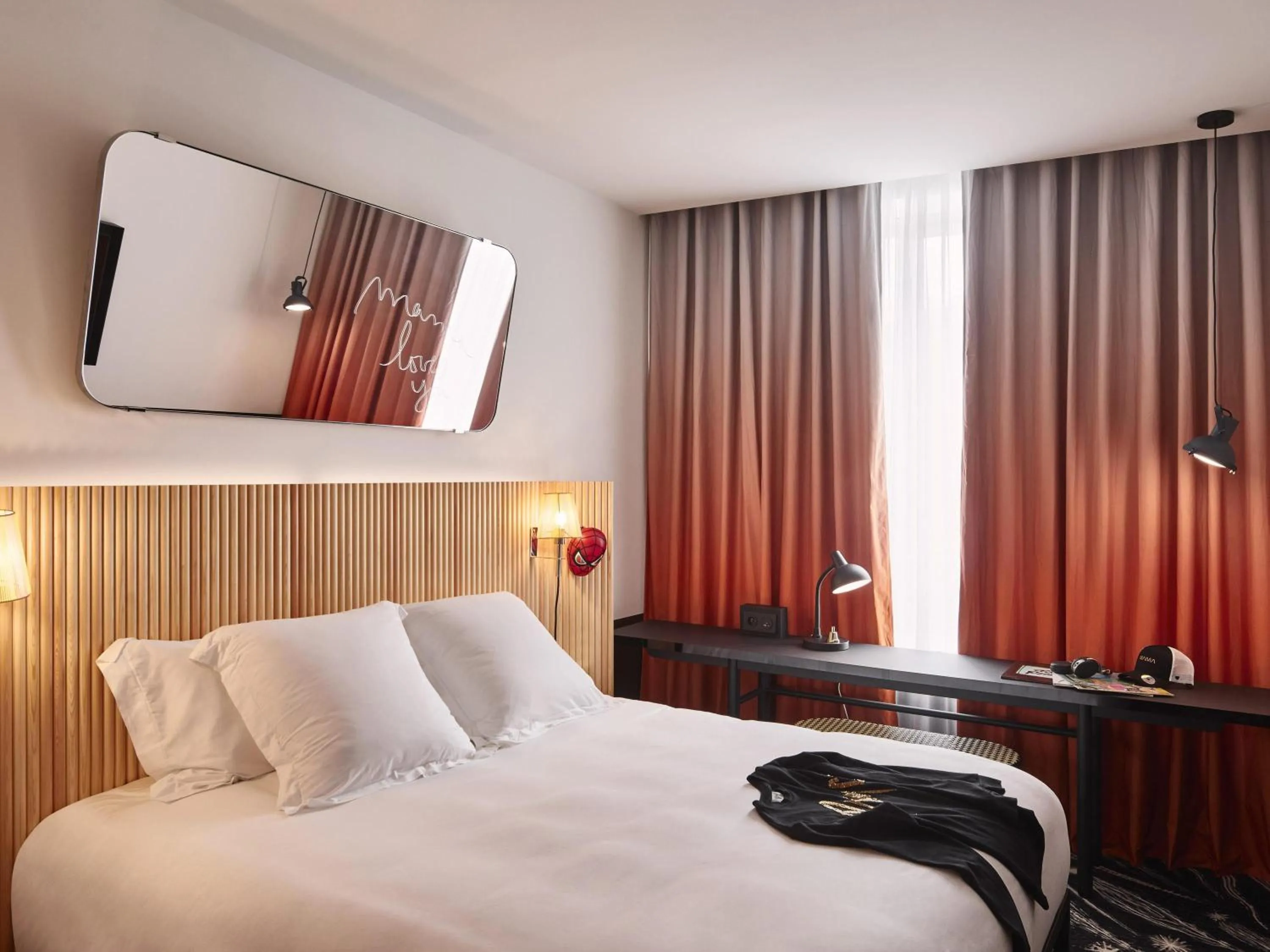 Bedroom, Bed in Mama Shelter Paris La Défense