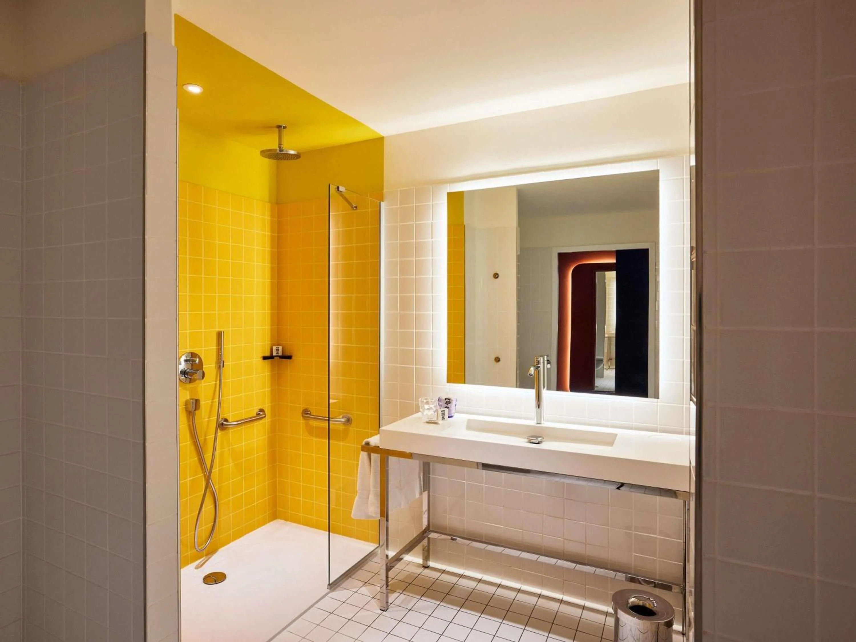 Bedroom in Mama Shelter Paris La Défense