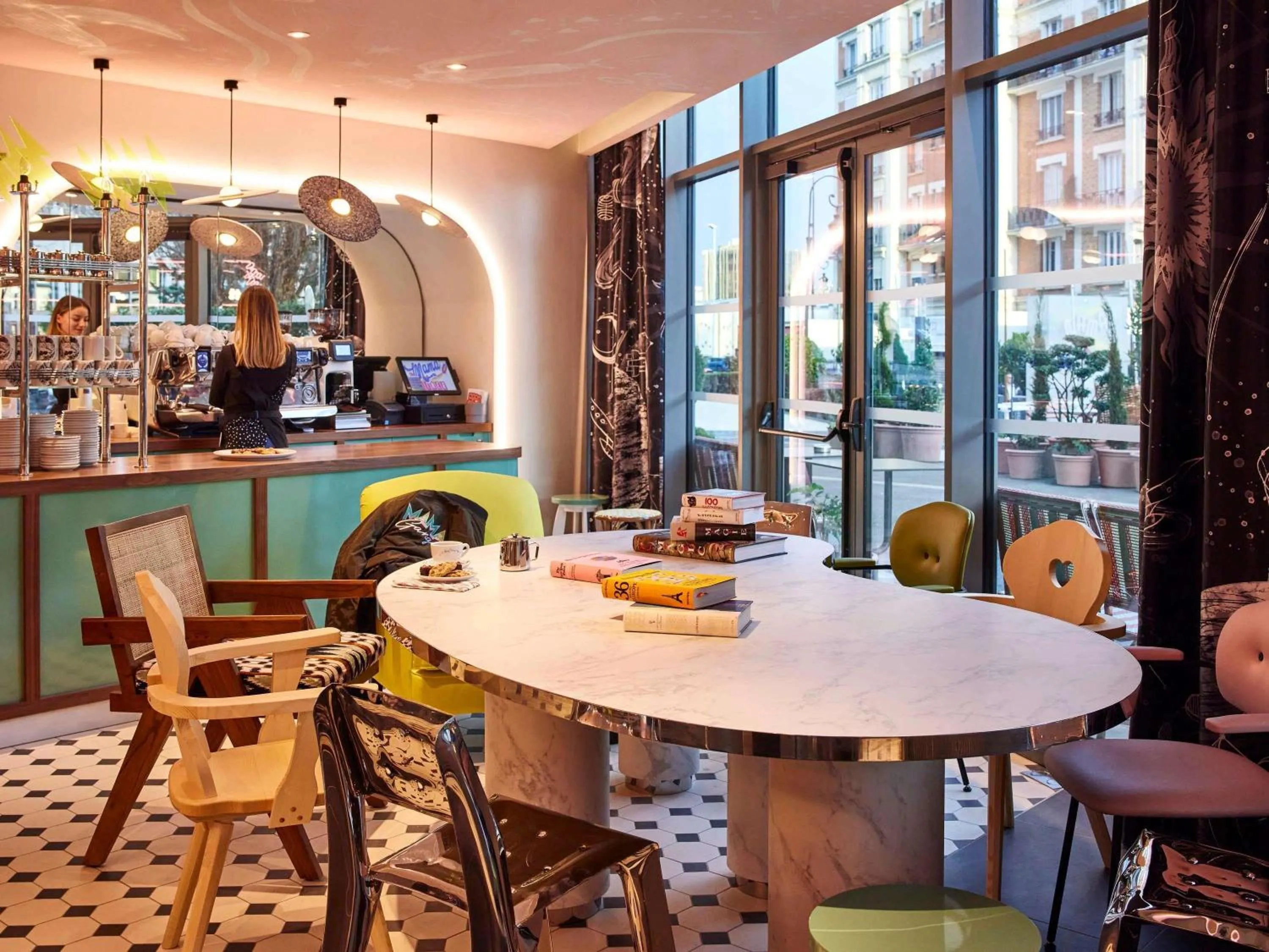 Restaurant/places to eat in Mama Shelter Paris La Défense