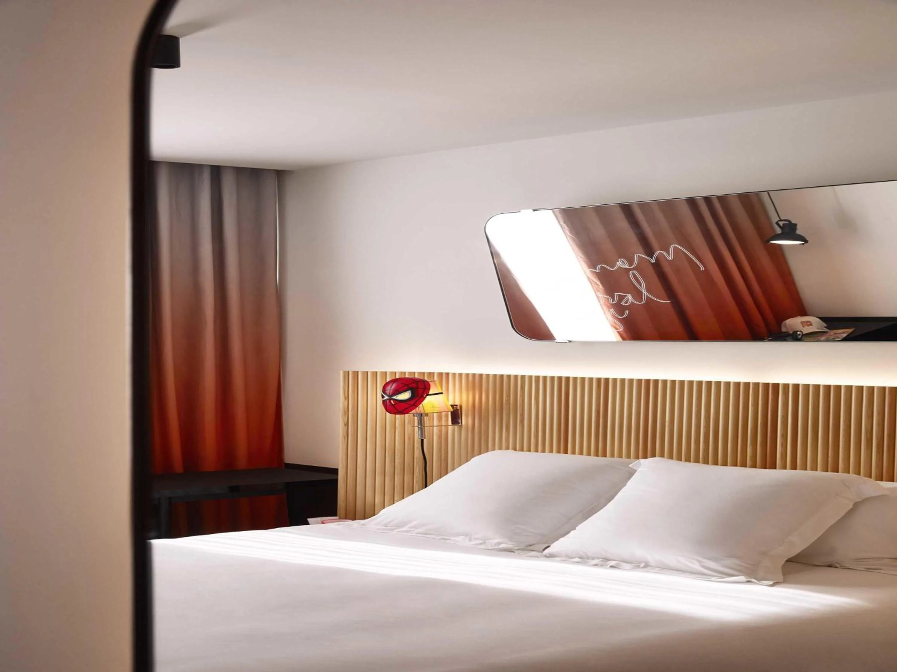 Bedroom, Bed in Mama Shelter Paris La Défense