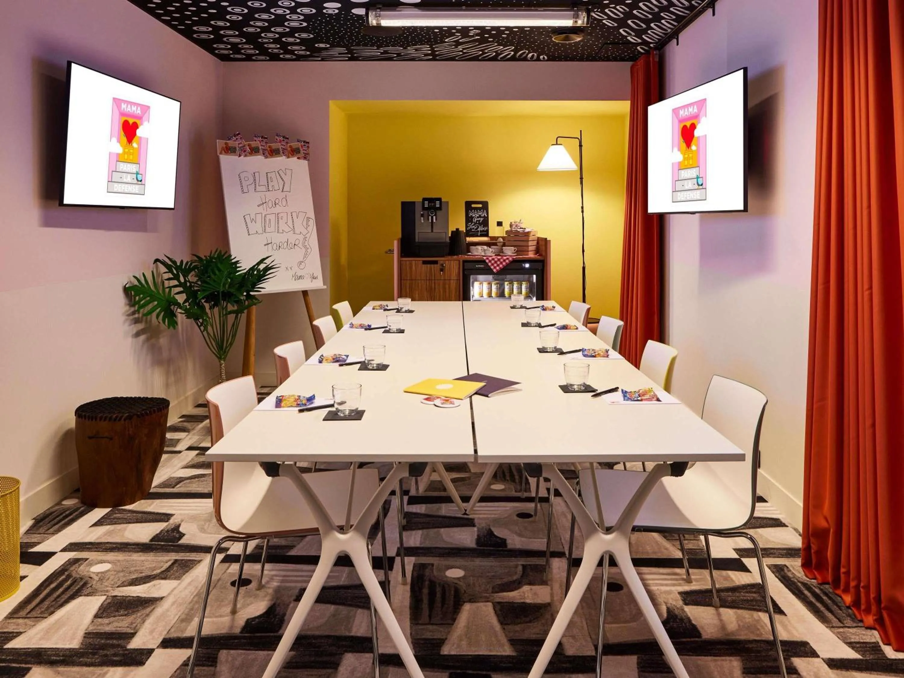 Meeting/conference room in Mama Shelter Paris La Défense