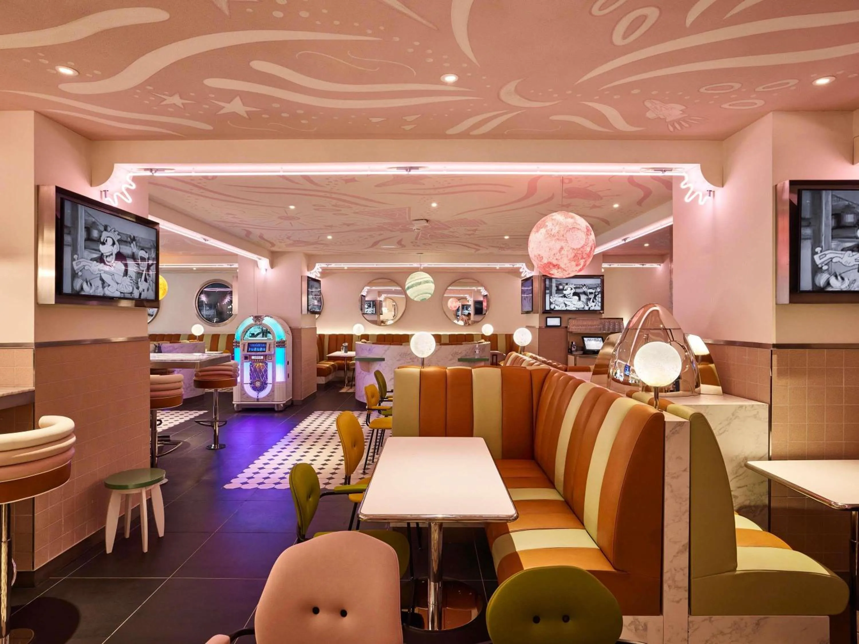 Restaurant/places to eat in Mama Shelter Paris La Défense