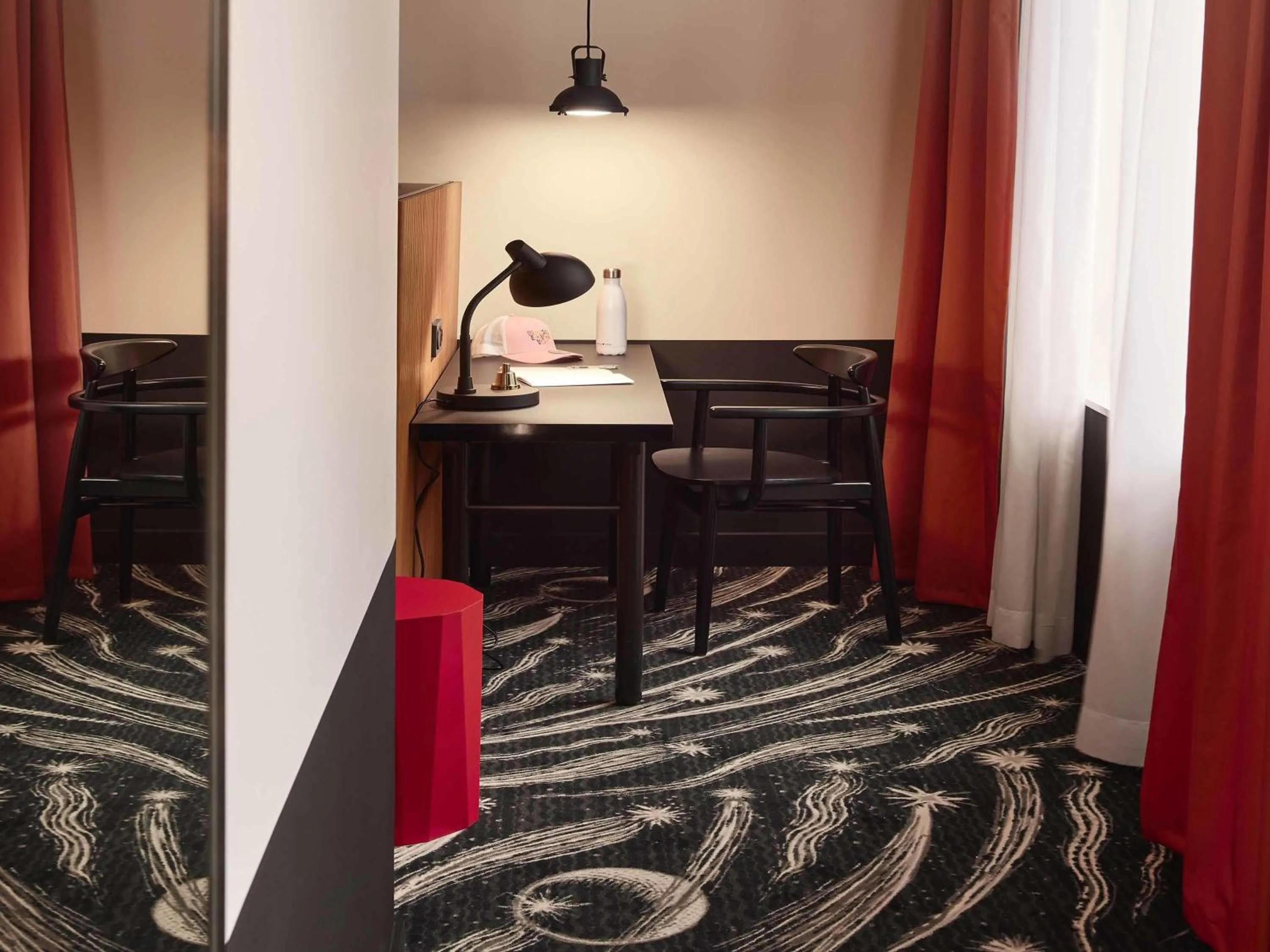 Bedroom in Mama Shelter Paris La Défense