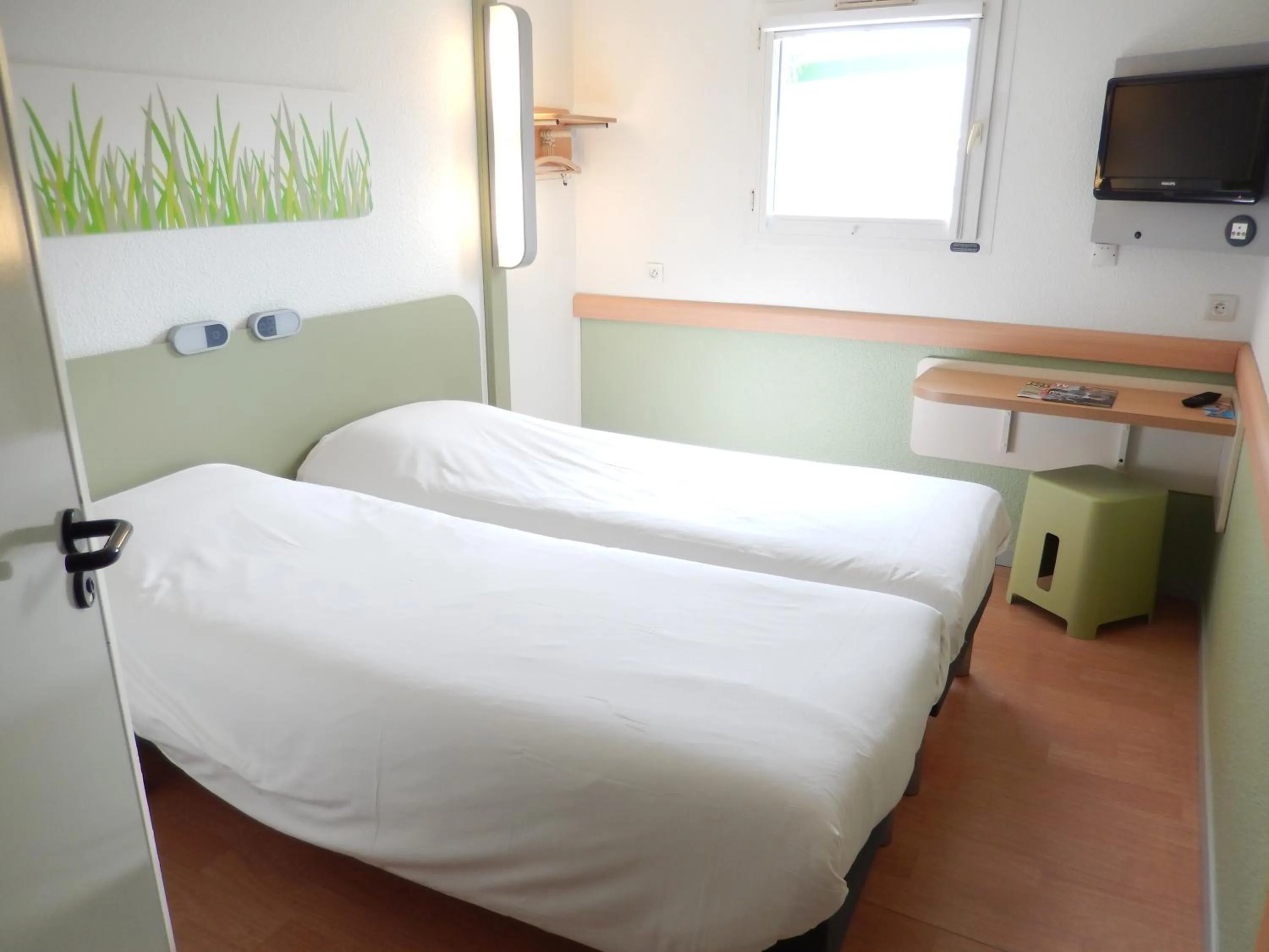 Bed in ibis Budget Pau Est