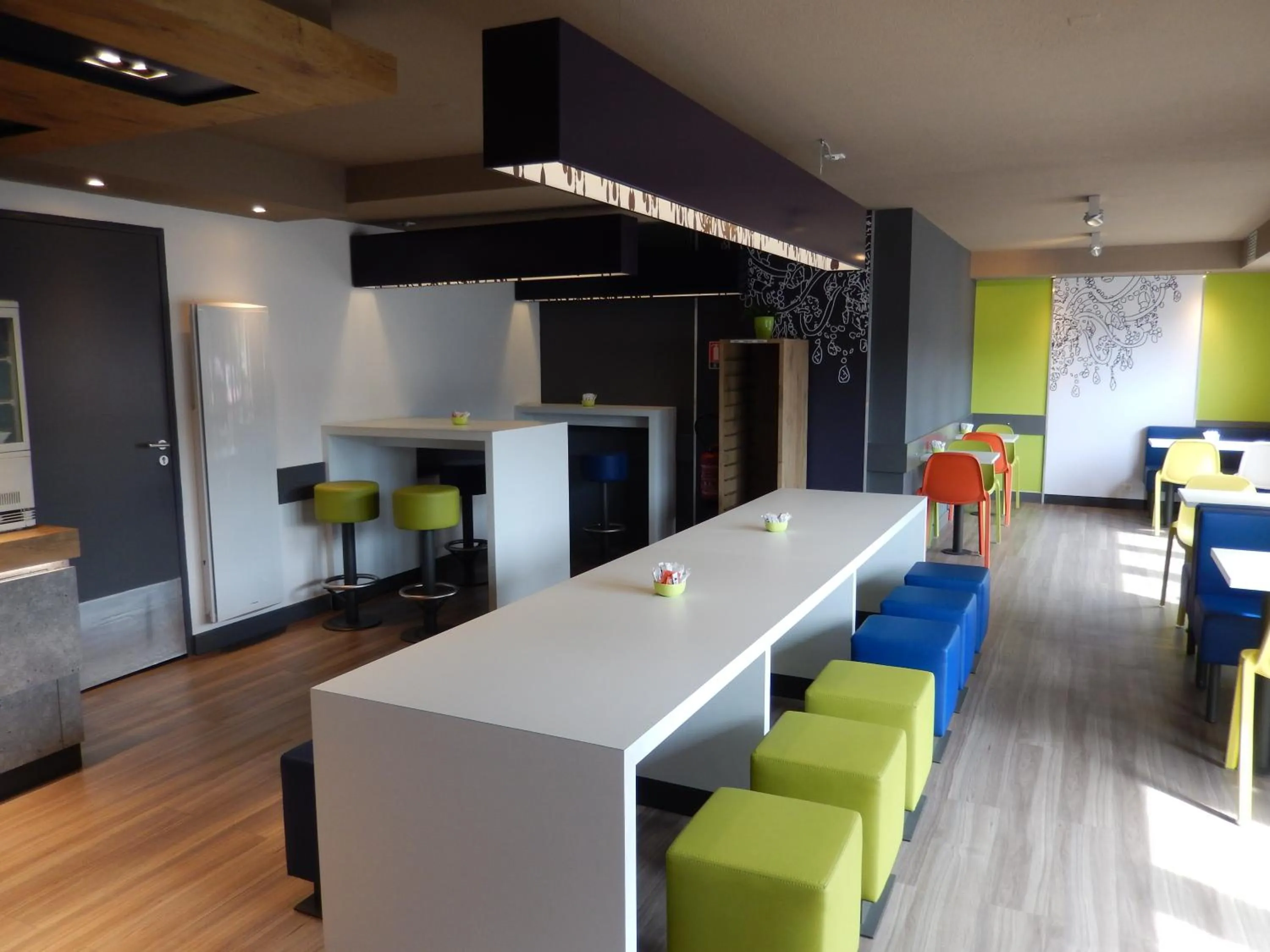 Restaurant/places to eat in ibis Budget Pau Est