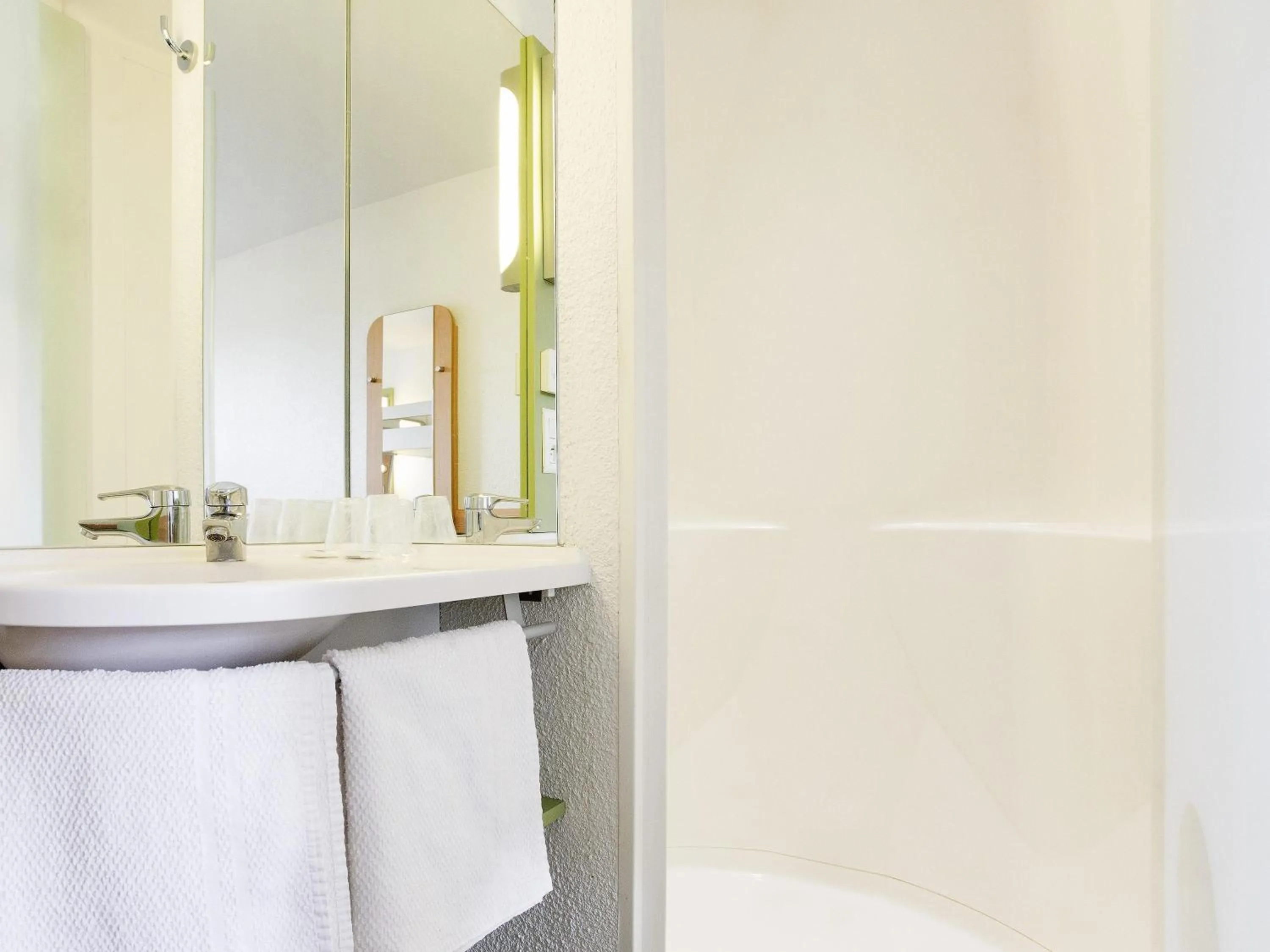 Bedroom in ibis Budget Pau Est