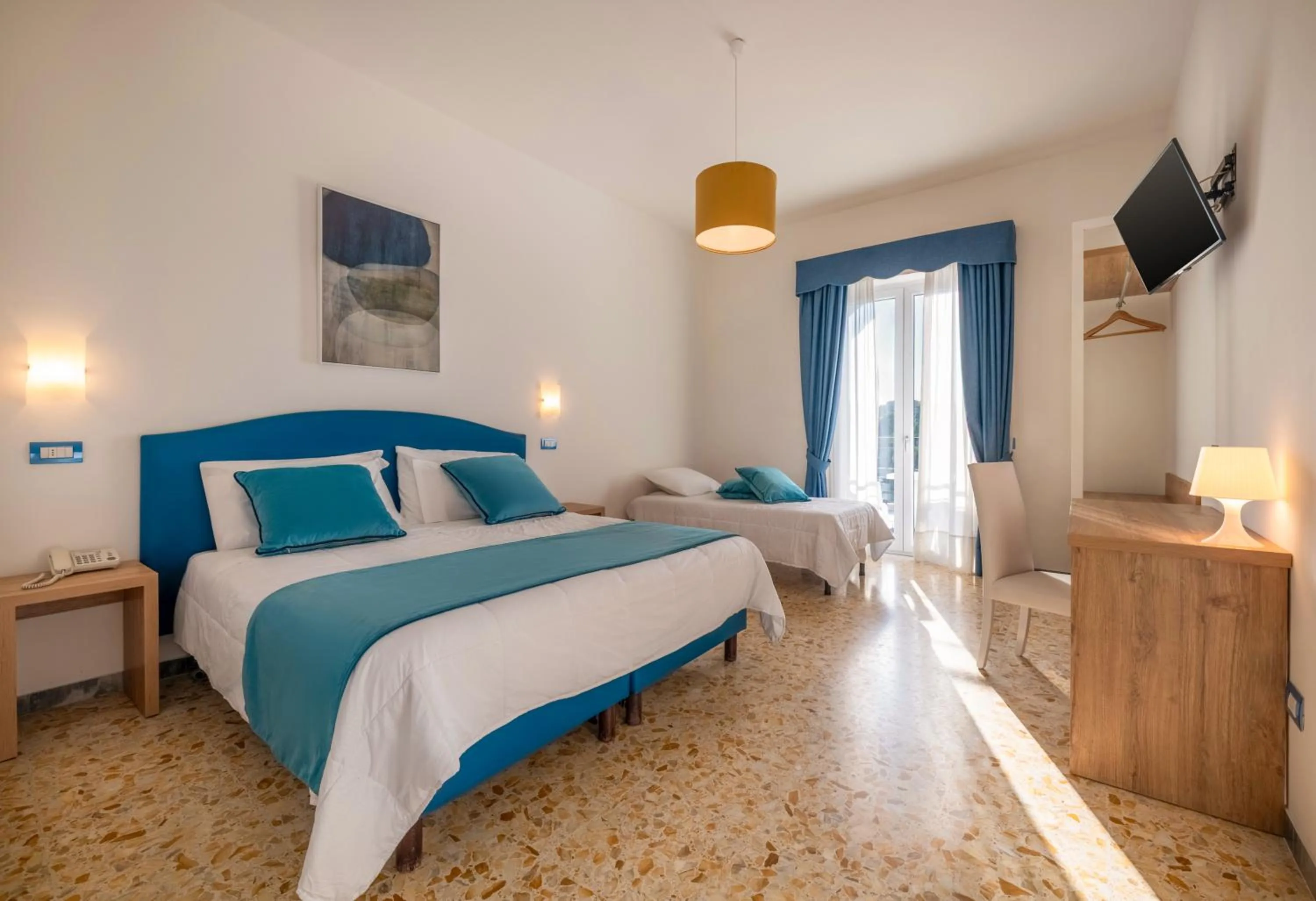 Bedroom, Bed in Hotel Britannia