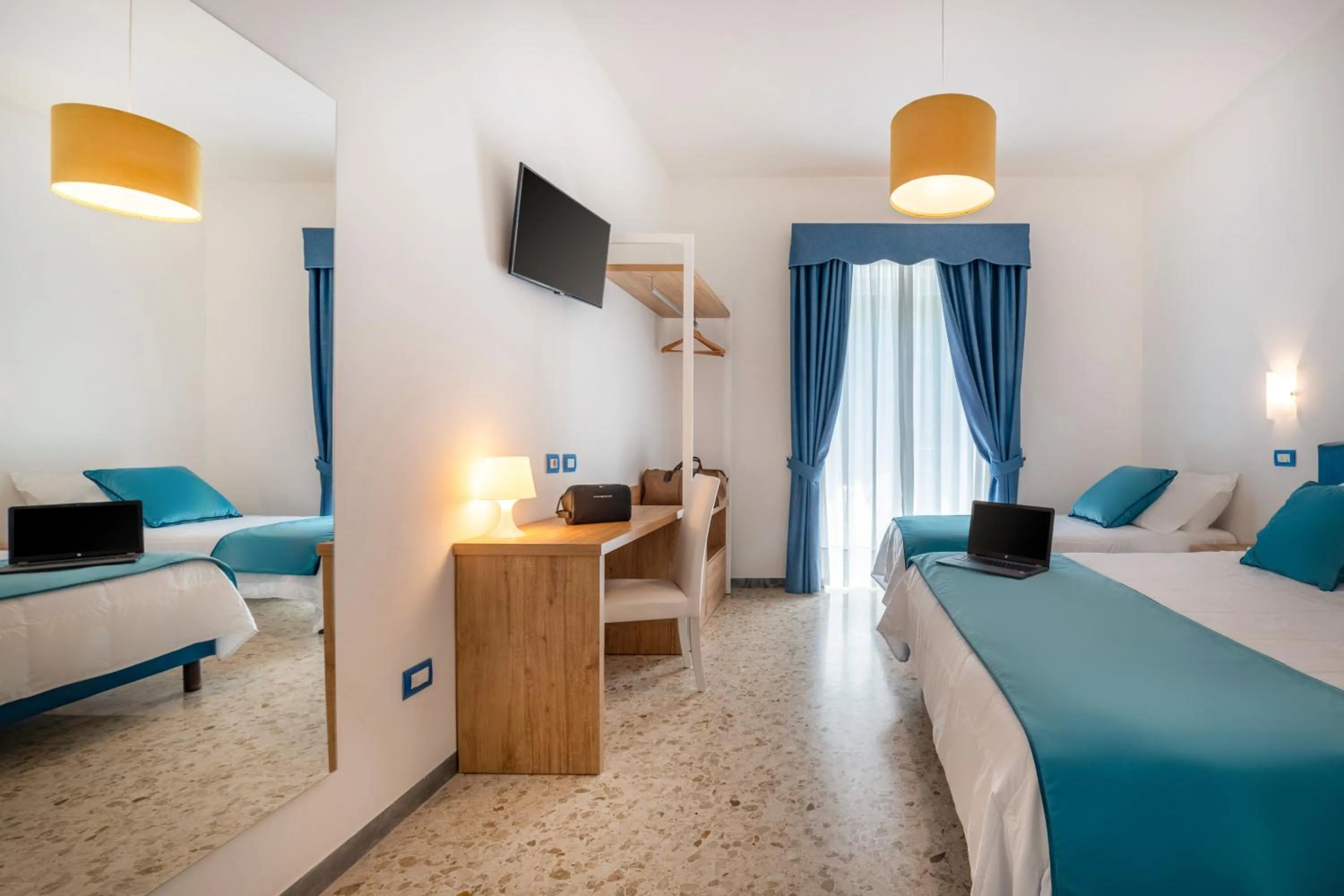 Photo of the whole room, Bed in Hotel Britannia