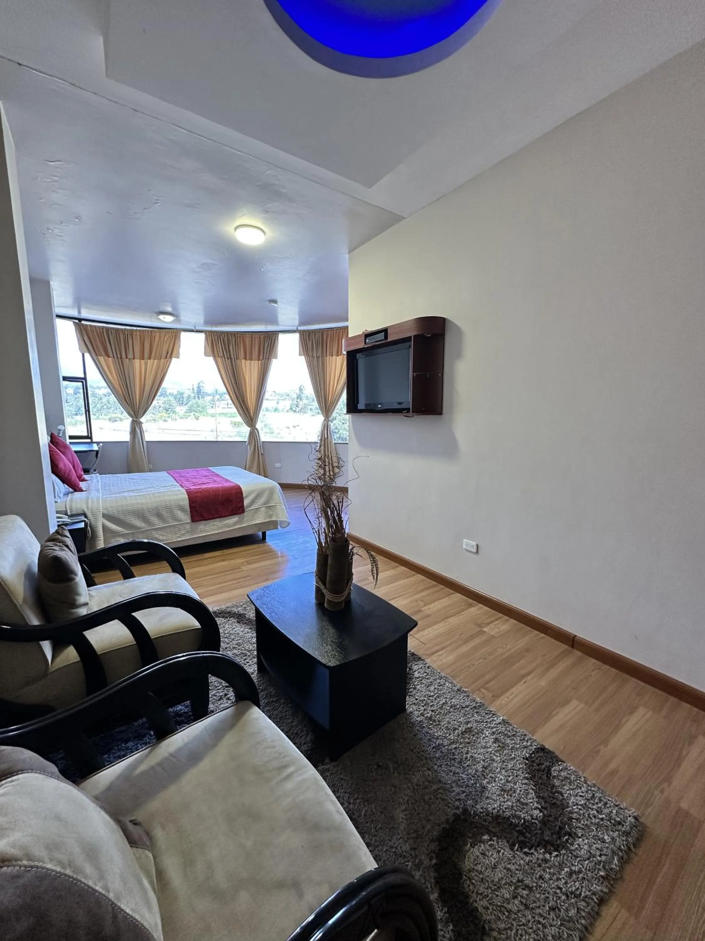 Living room in Hotel Versailles