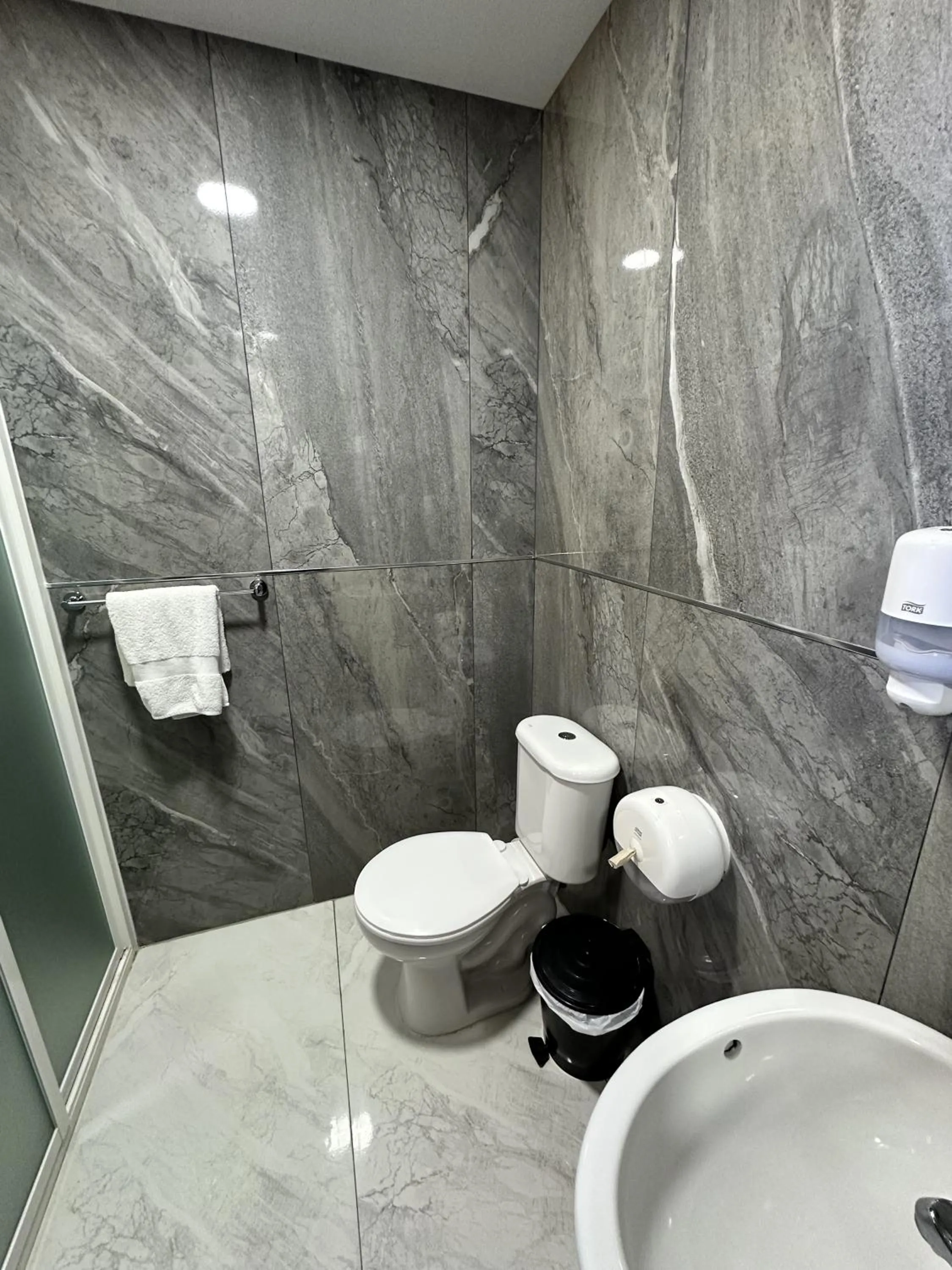 Bathroom in Hotel Versailles