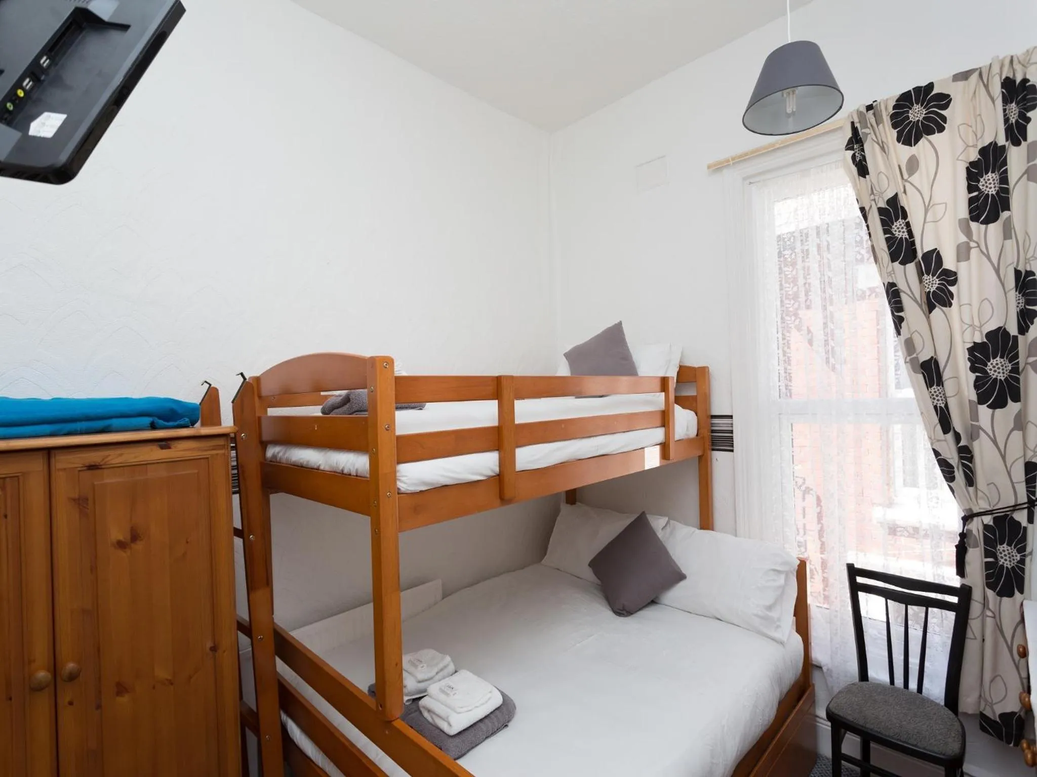 Photo of the whole room, Bed in Deneside Guest House