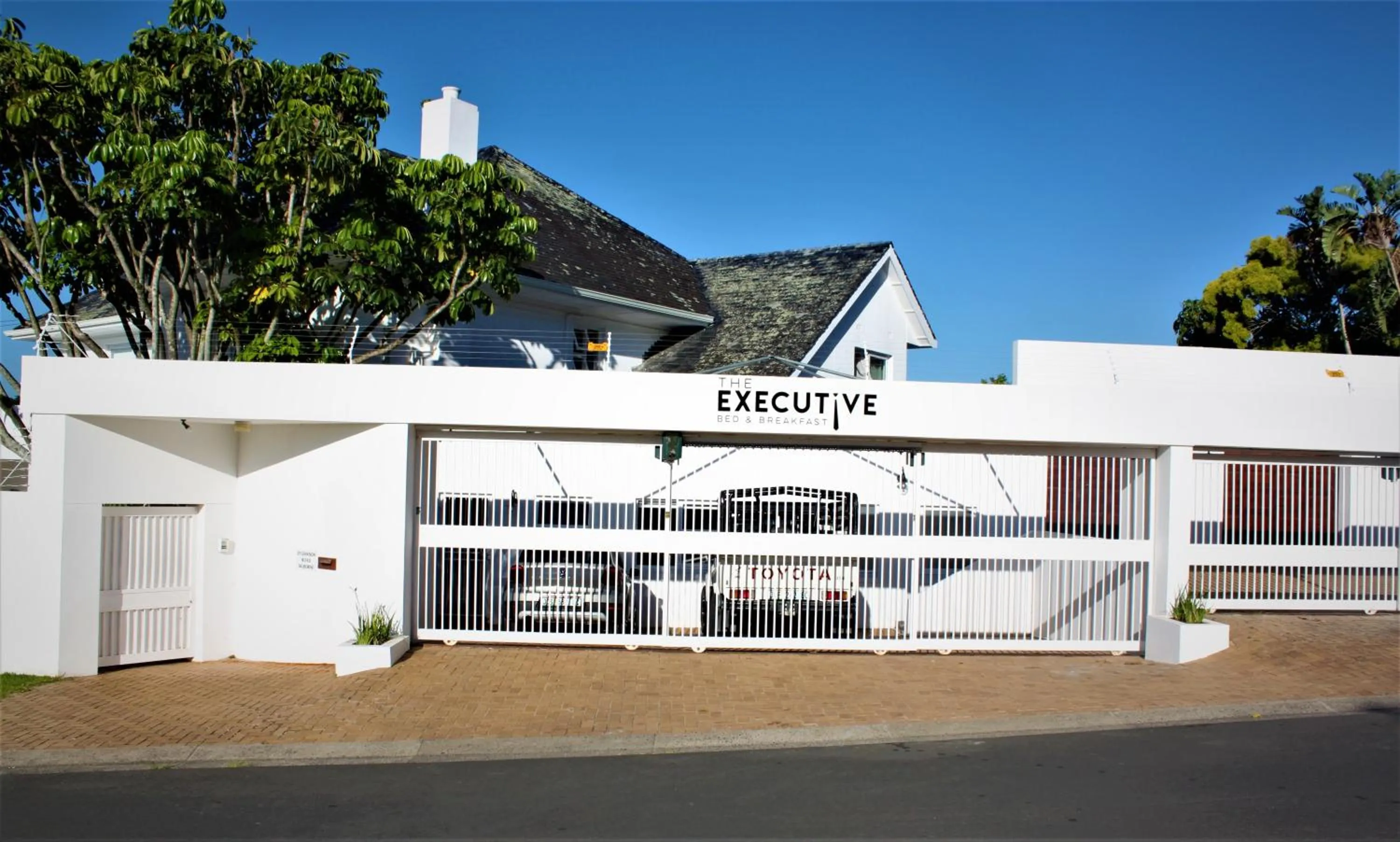 Property building in The Executive Bed and Breakfast