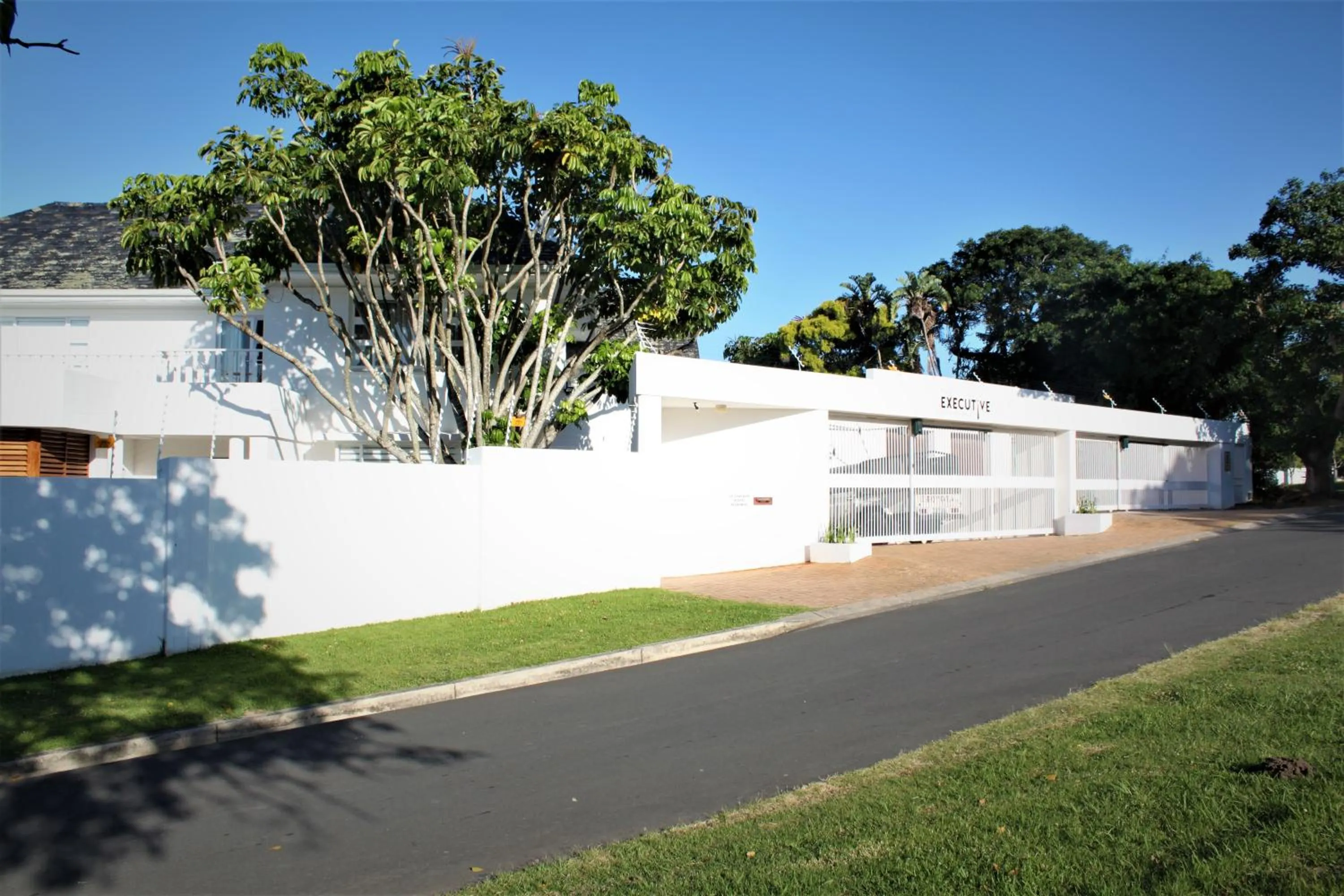 Property building in The Executive Bed and Breakfast