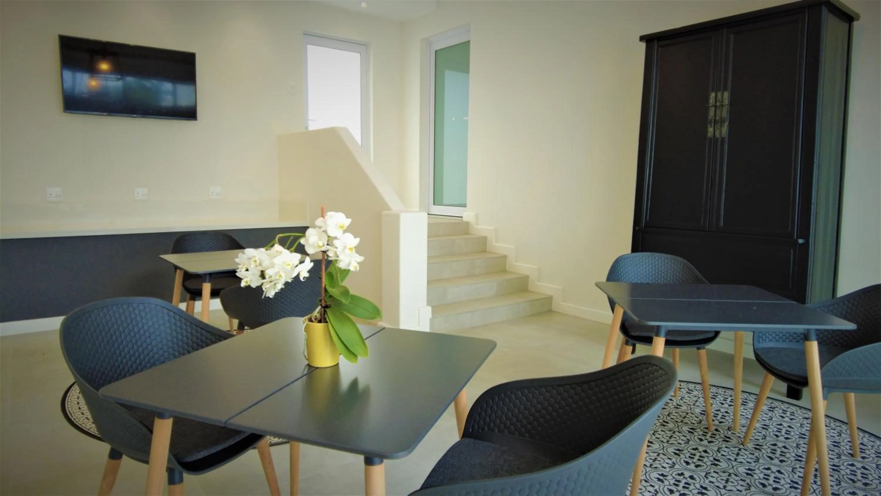 Property building in The Executive Bed and Breakfast