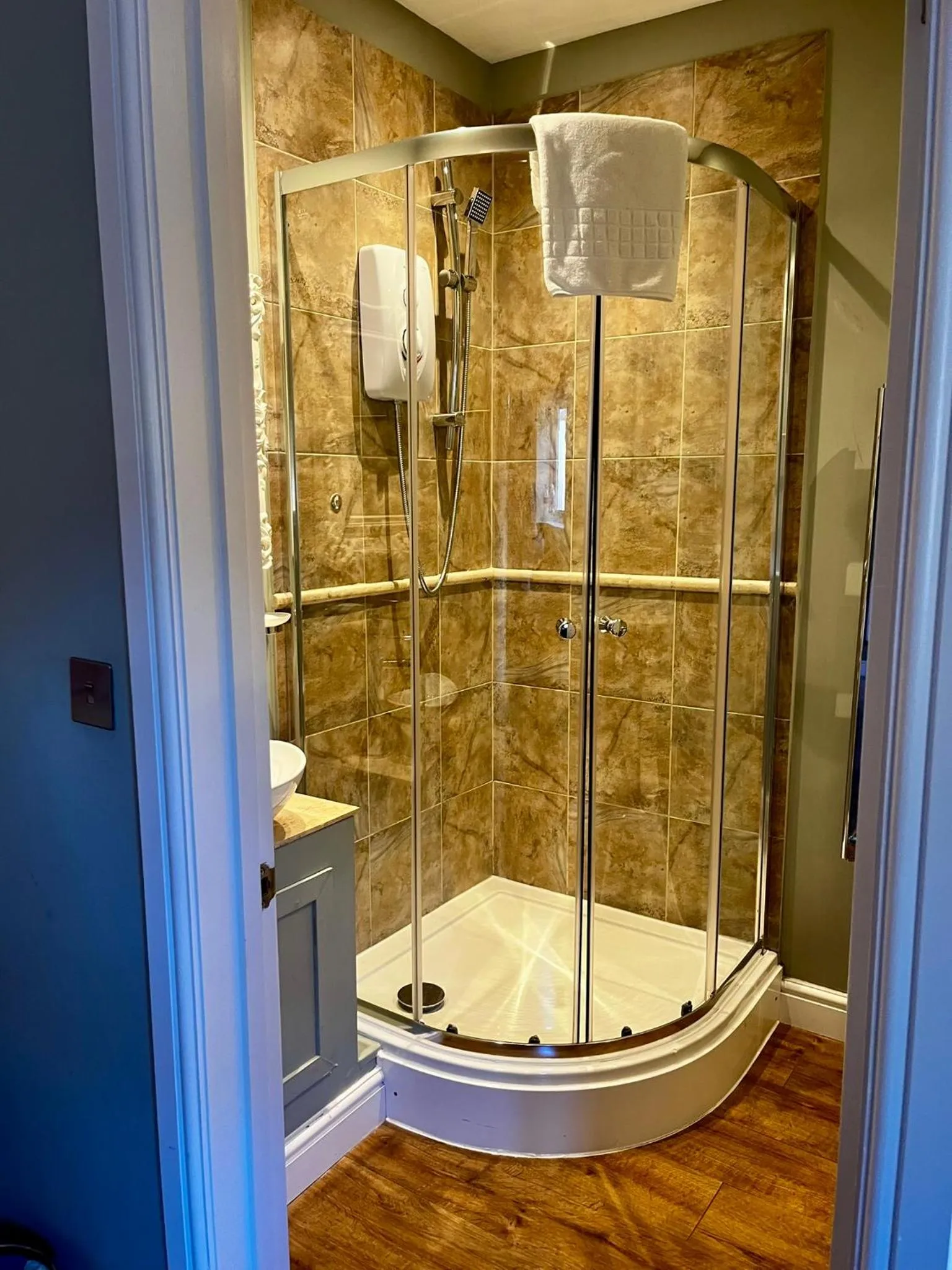 Shower in The Seagrave Arms