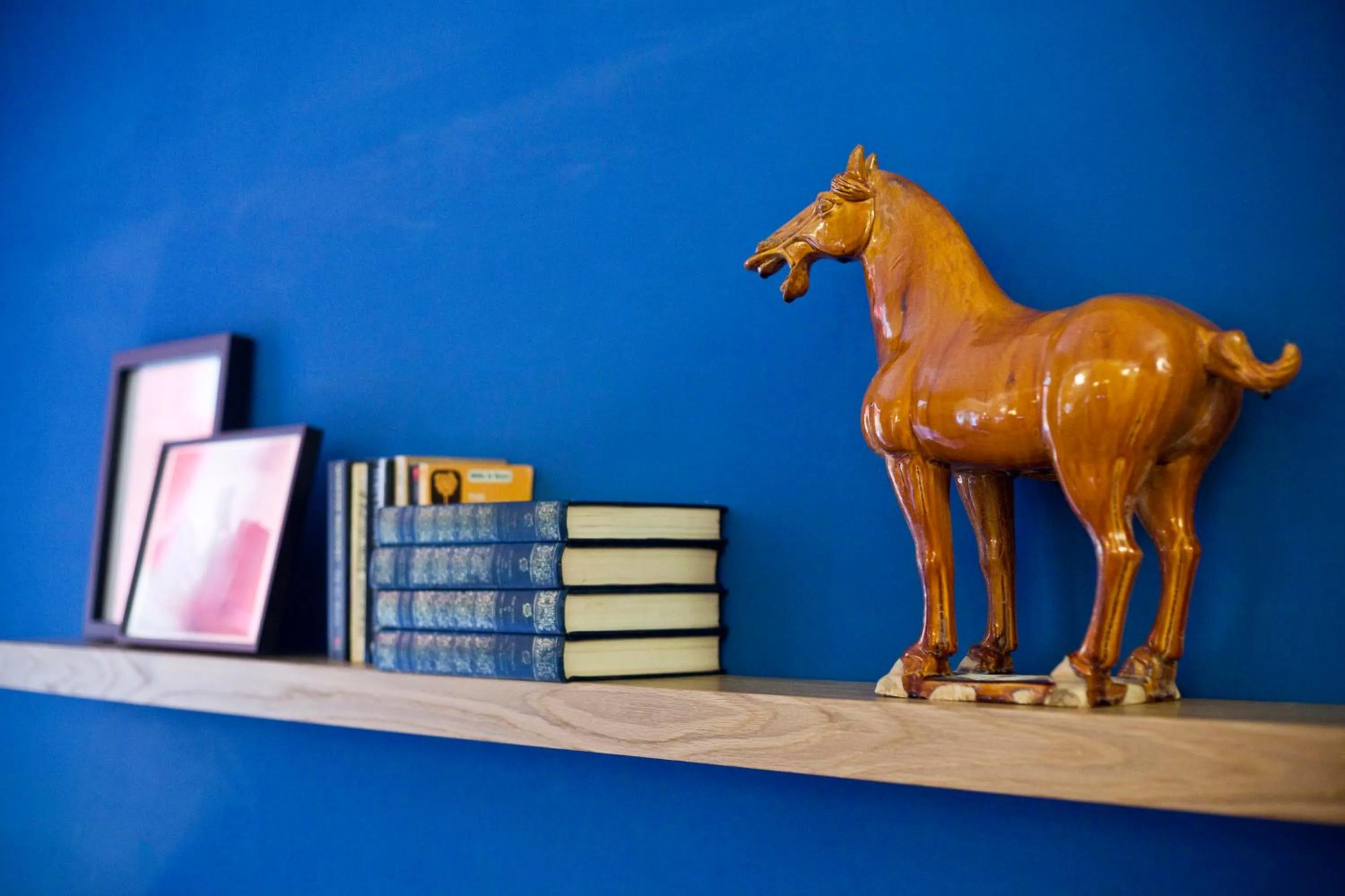 Decorative detail in Premium Design Central Suite