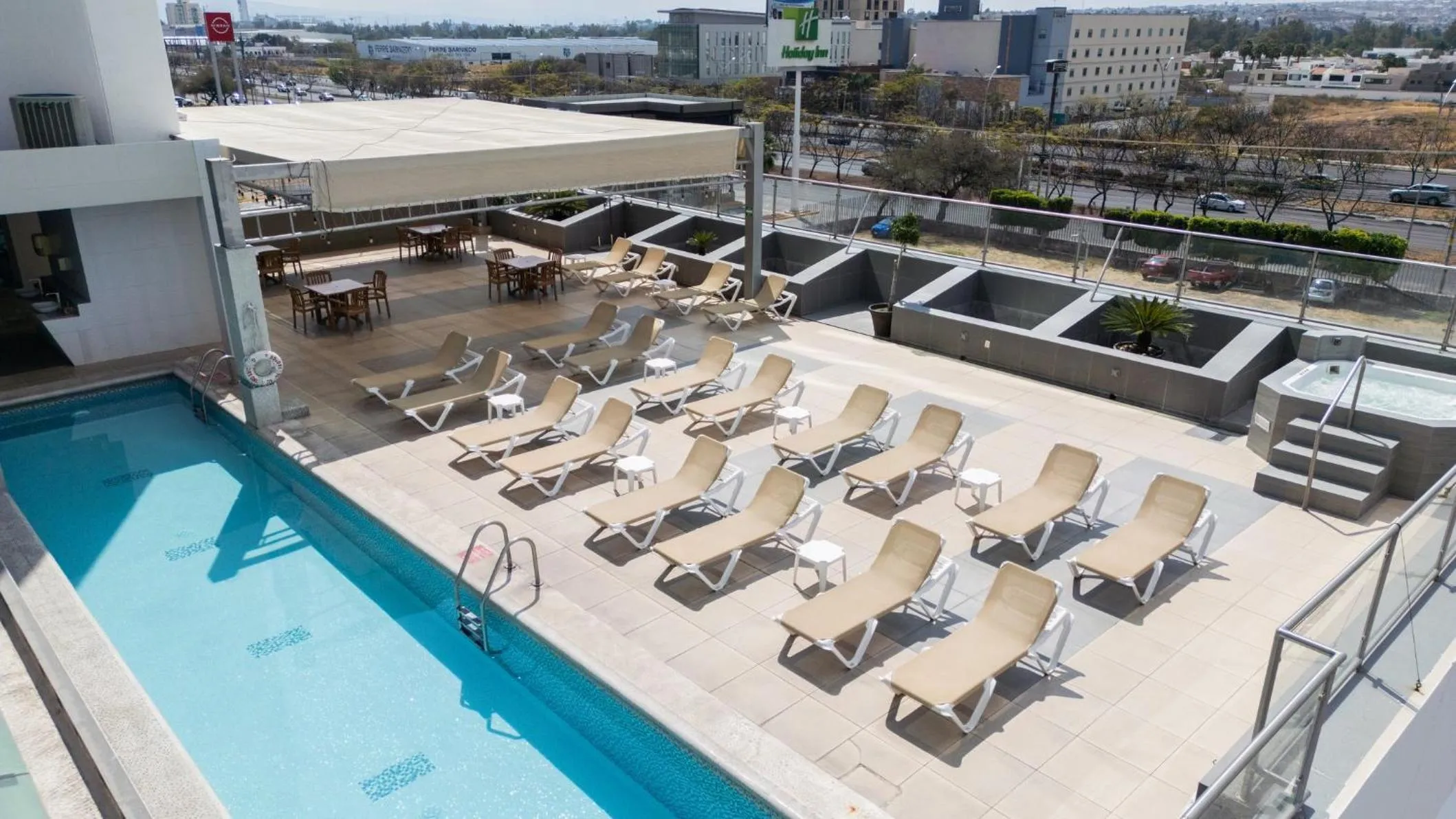 Swimming pool in Holiday Inn Queretaro Zona Krystal by IHG