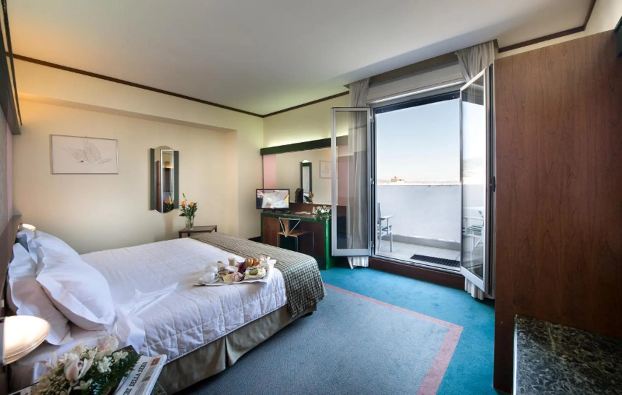 Bed in Hotel Royal Palace