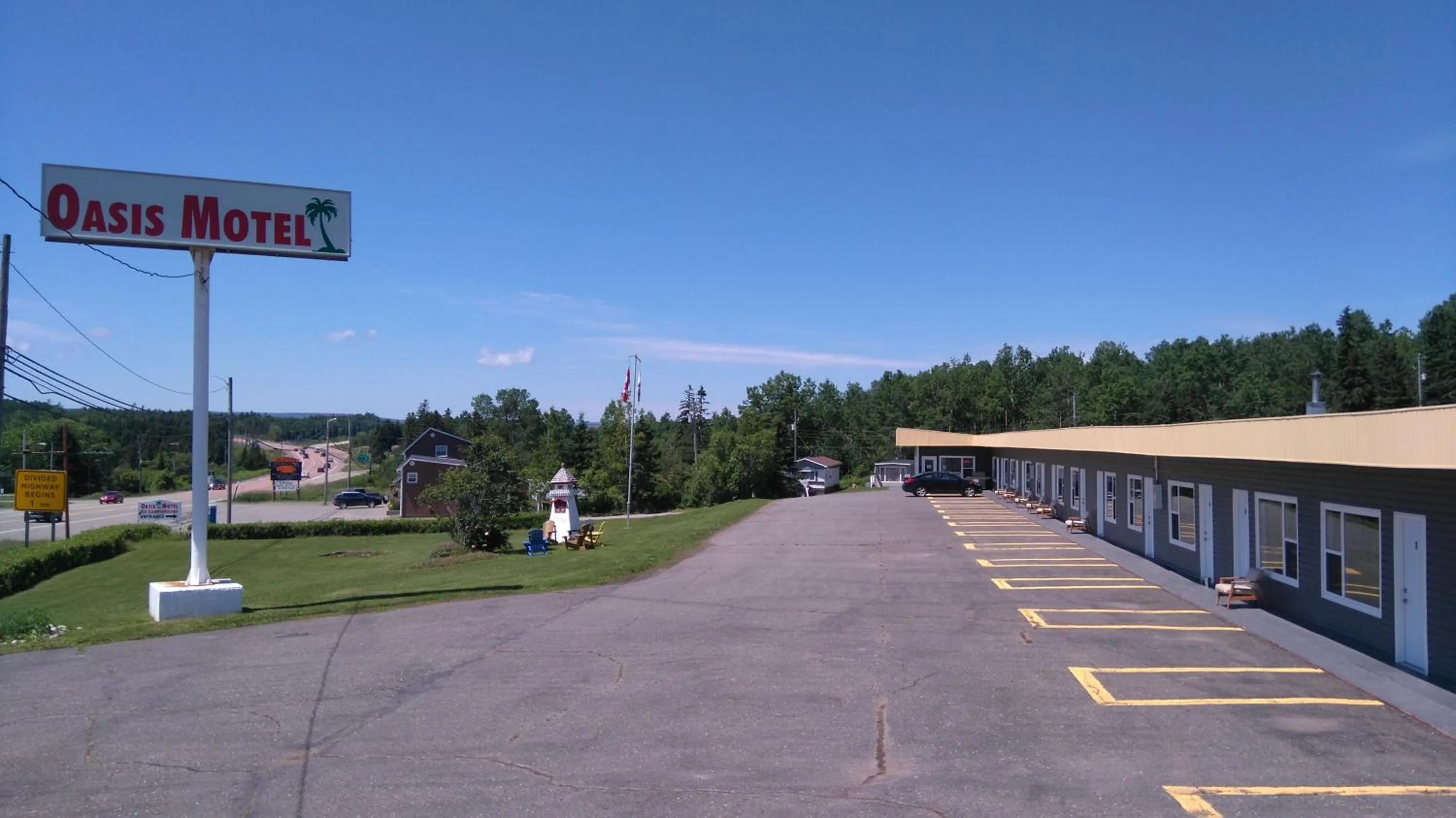 Property building in Oasis Motel