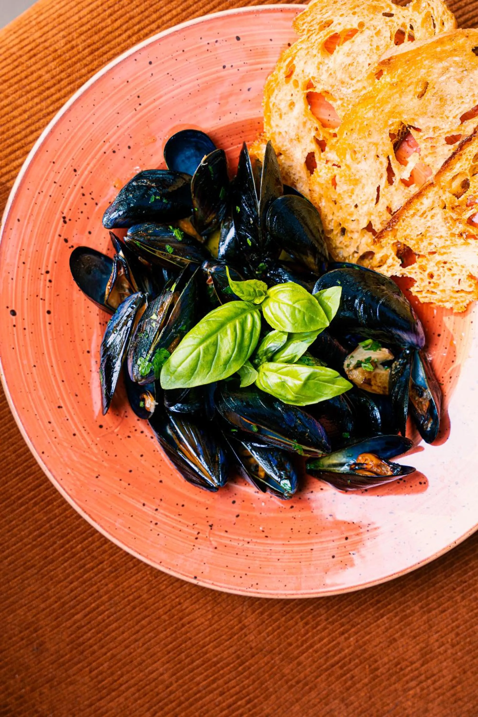 Restaurant/places to eat in Novotel Roma Est