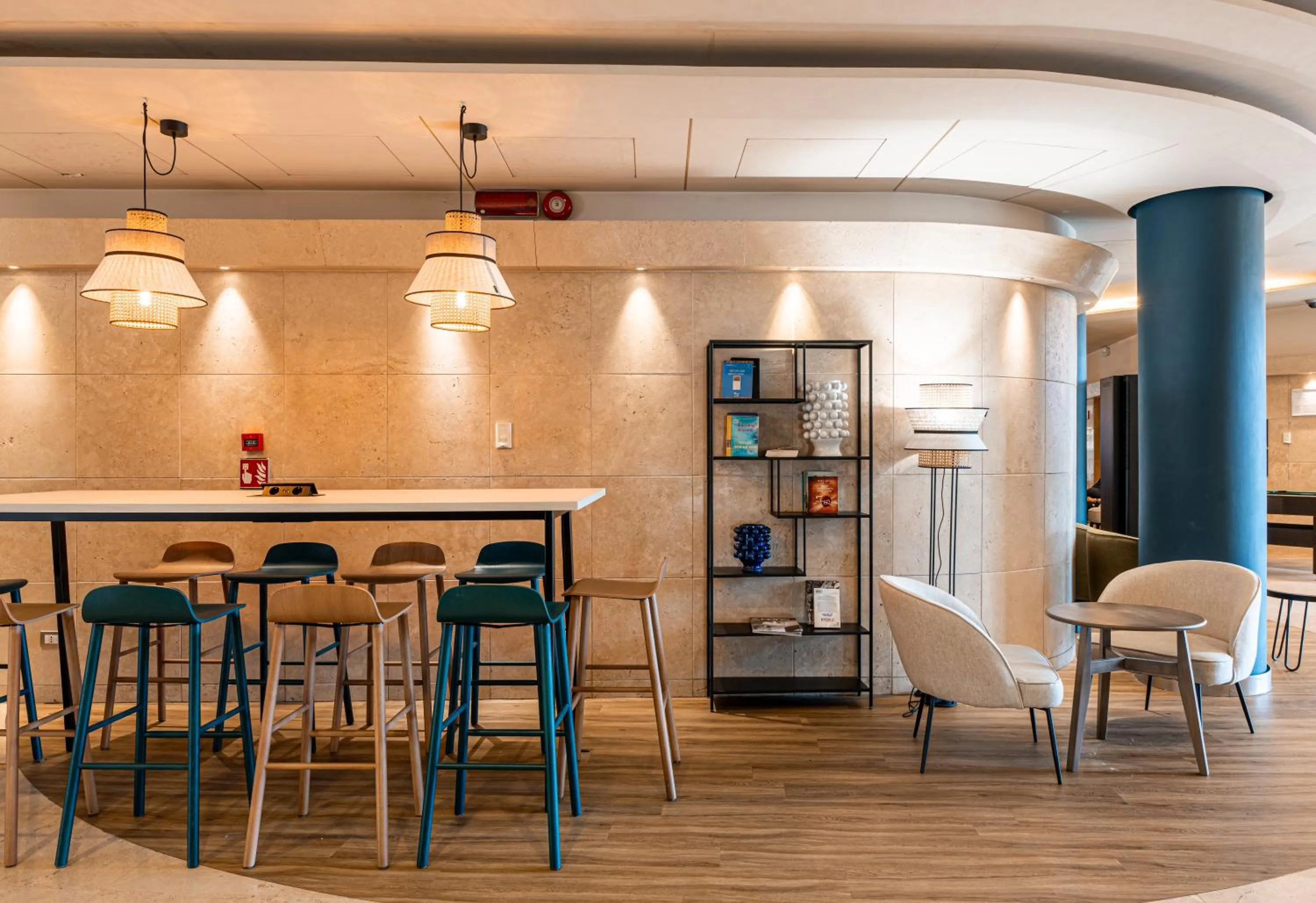 Restaurant/places to eat in Novotel Roma Est