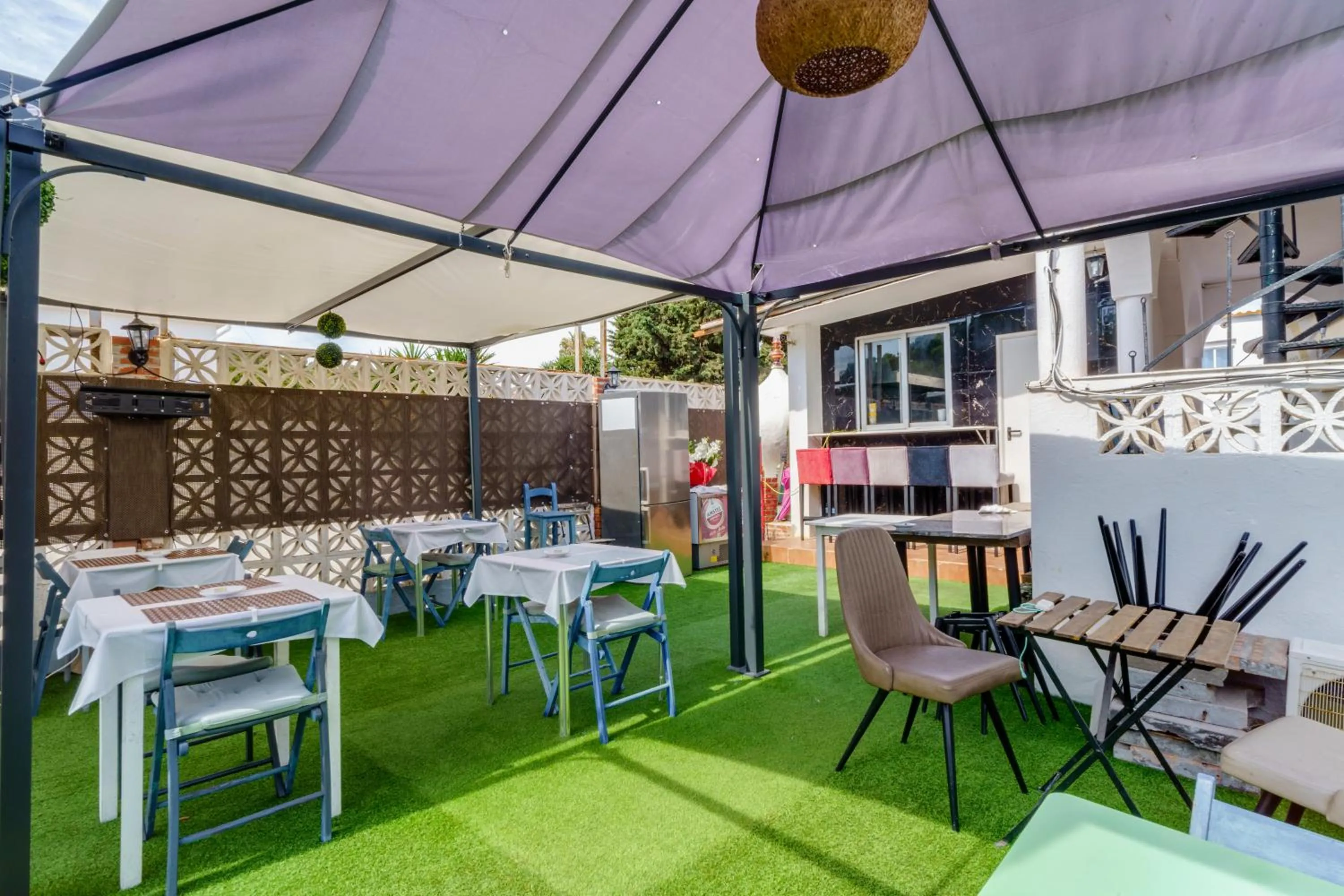 Restaurant/places to eat in Villa Costa Marbella