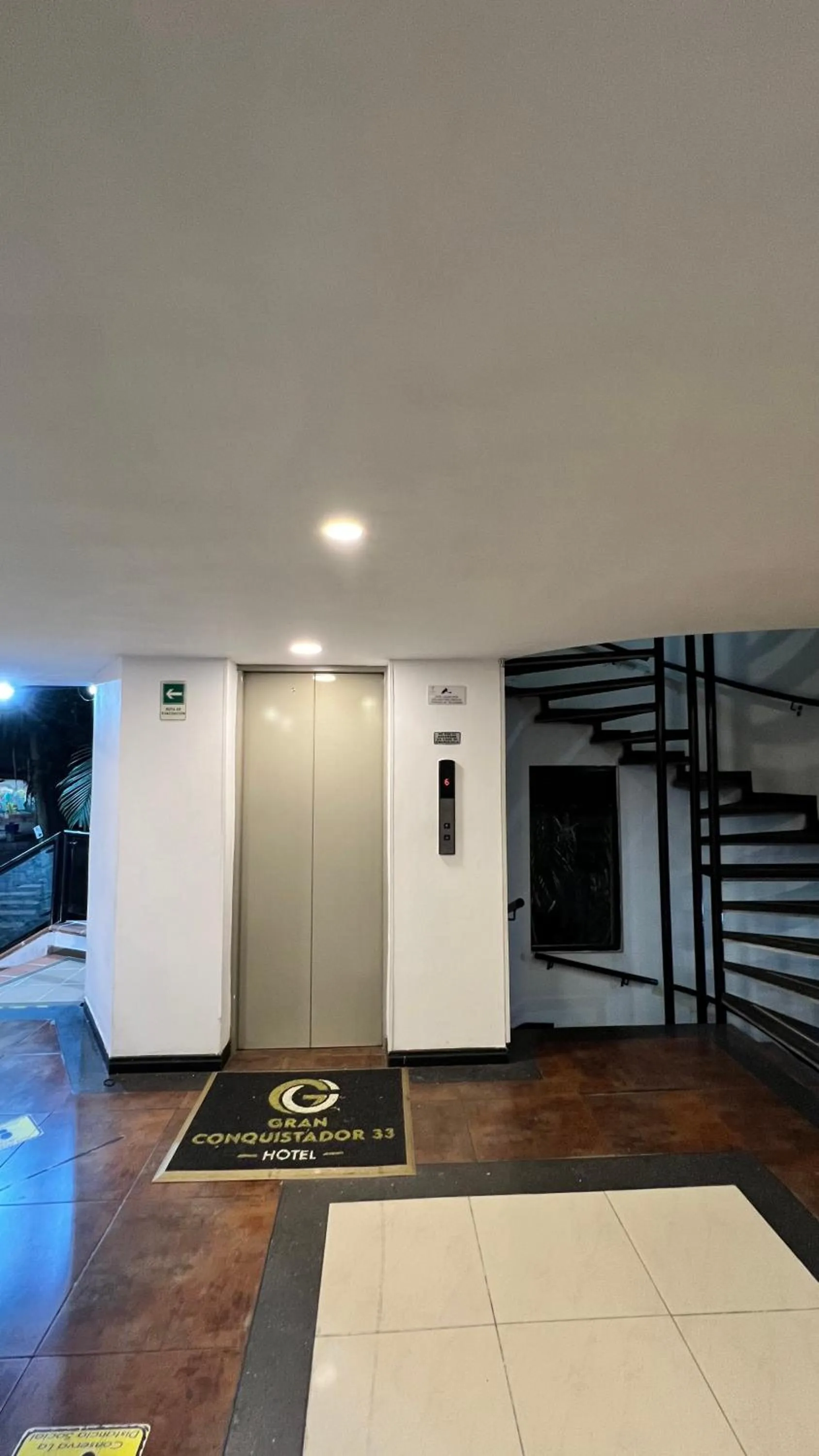 elevator in Hotel Gran Conquistador 33