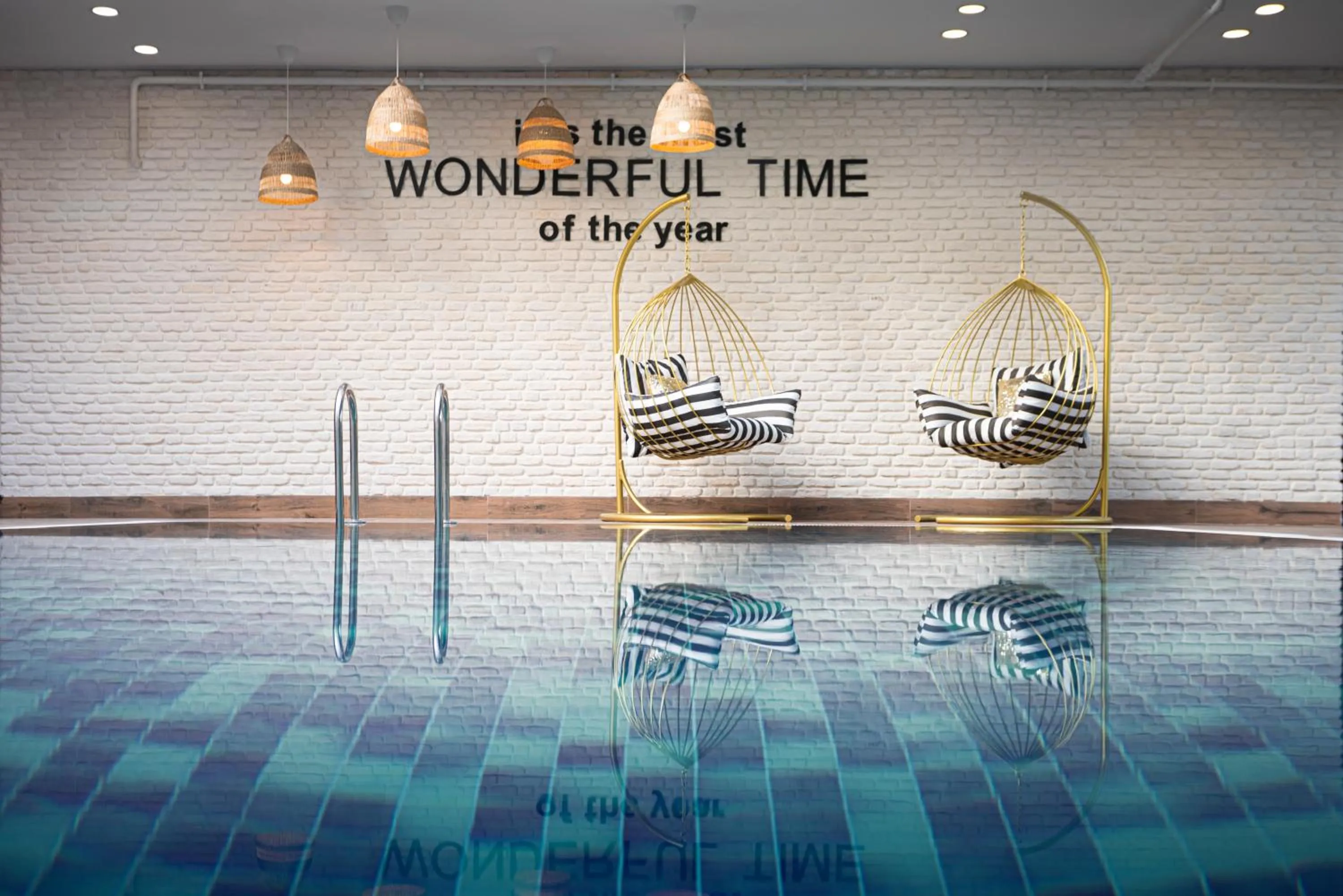 Swimming pool in RODINN Park Hotel