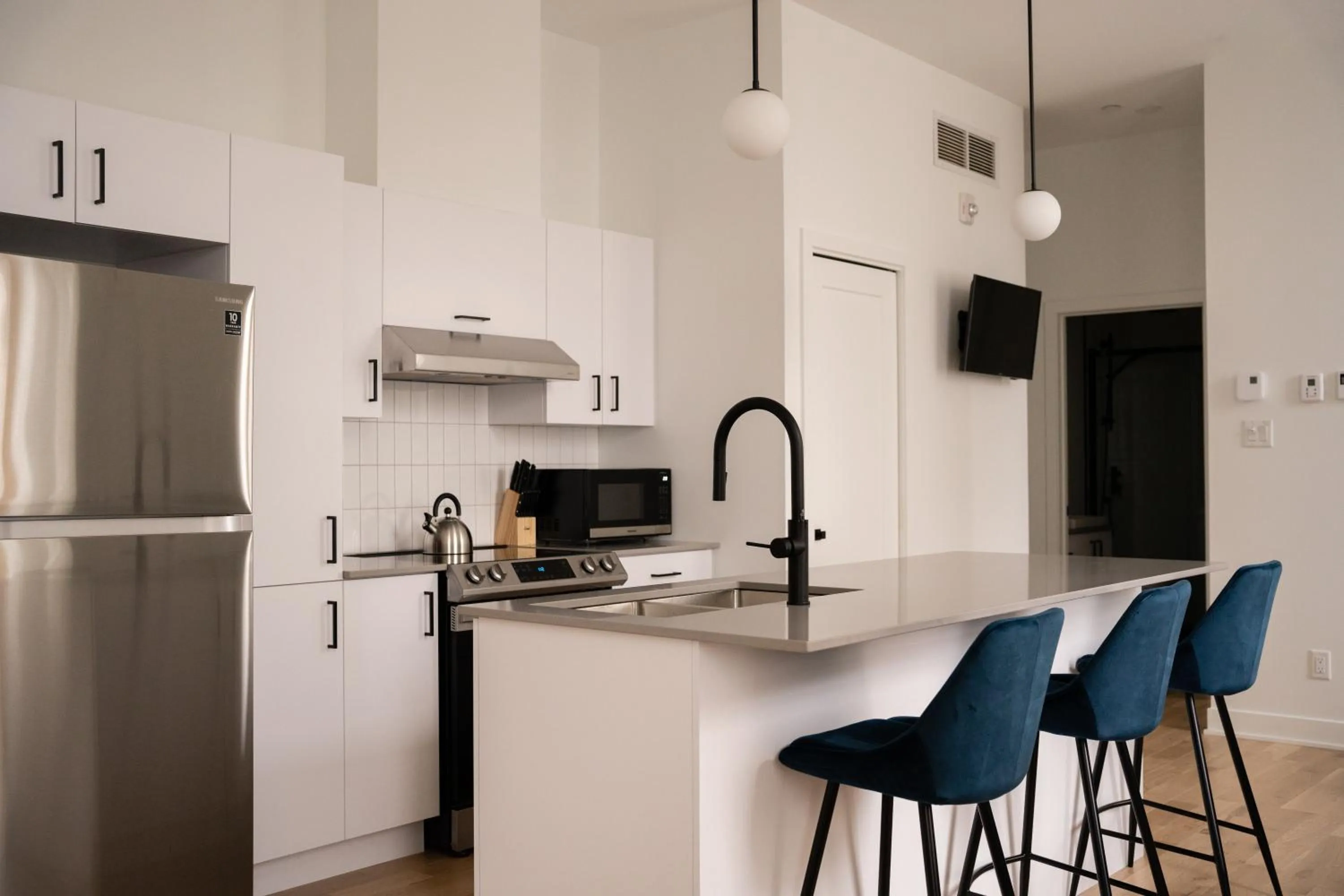 Coffee/tea facilities in Maison Rasco by Luxury In Transit