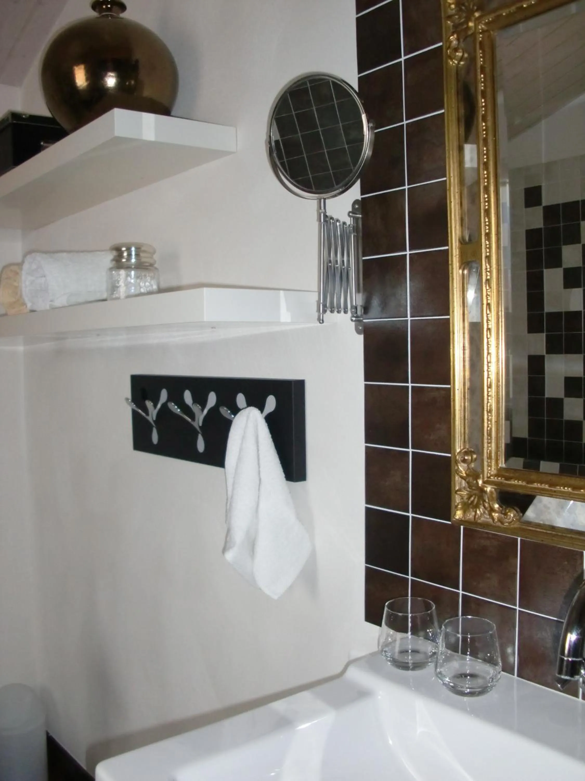 Shower in Ô'Maxethel