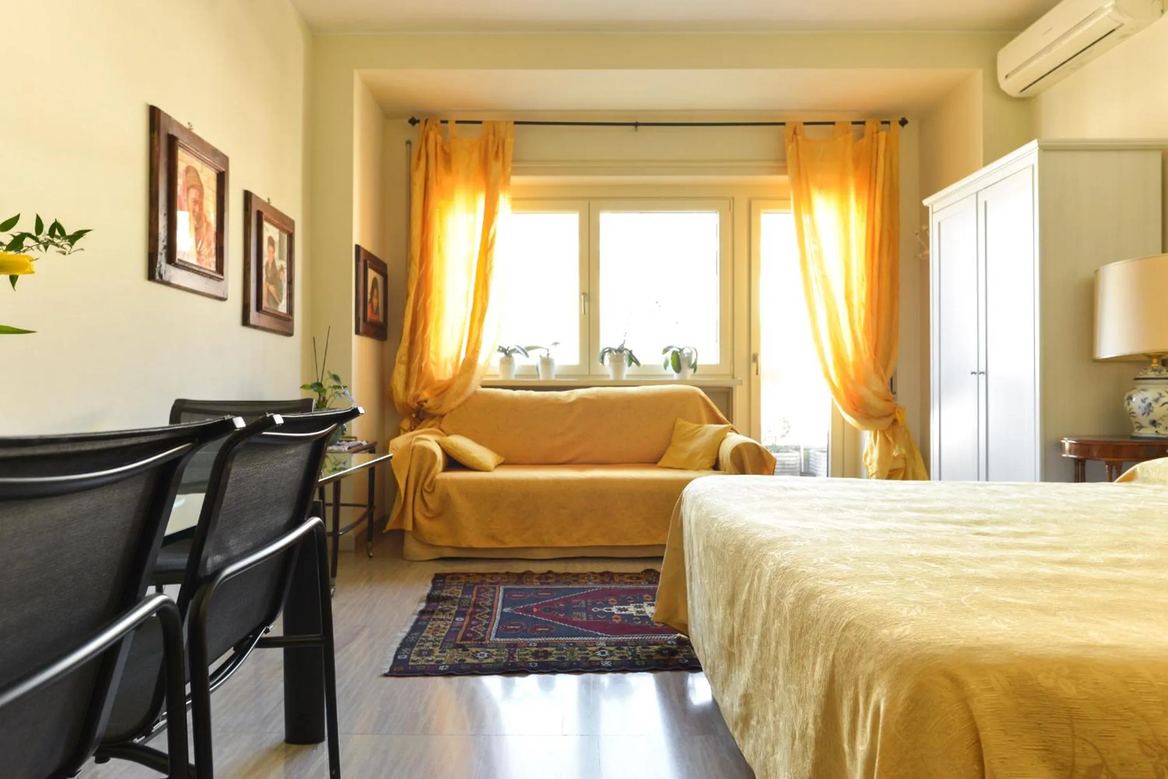 Photo of the whole room, Bed in B&B All'Ombra di San Pietro