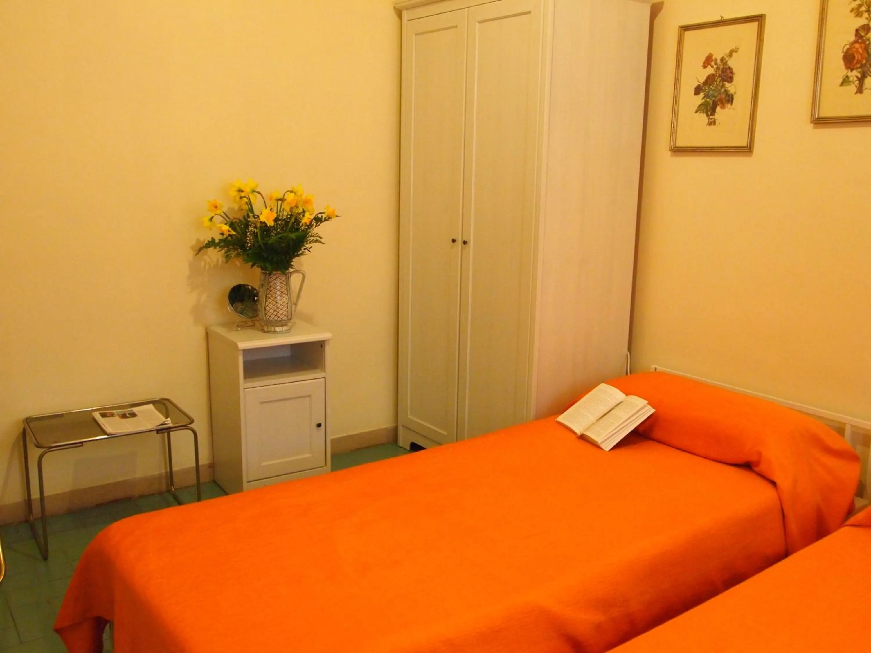 Photo of the whole room, Bed in B&B All'Ombra di San Pietro
