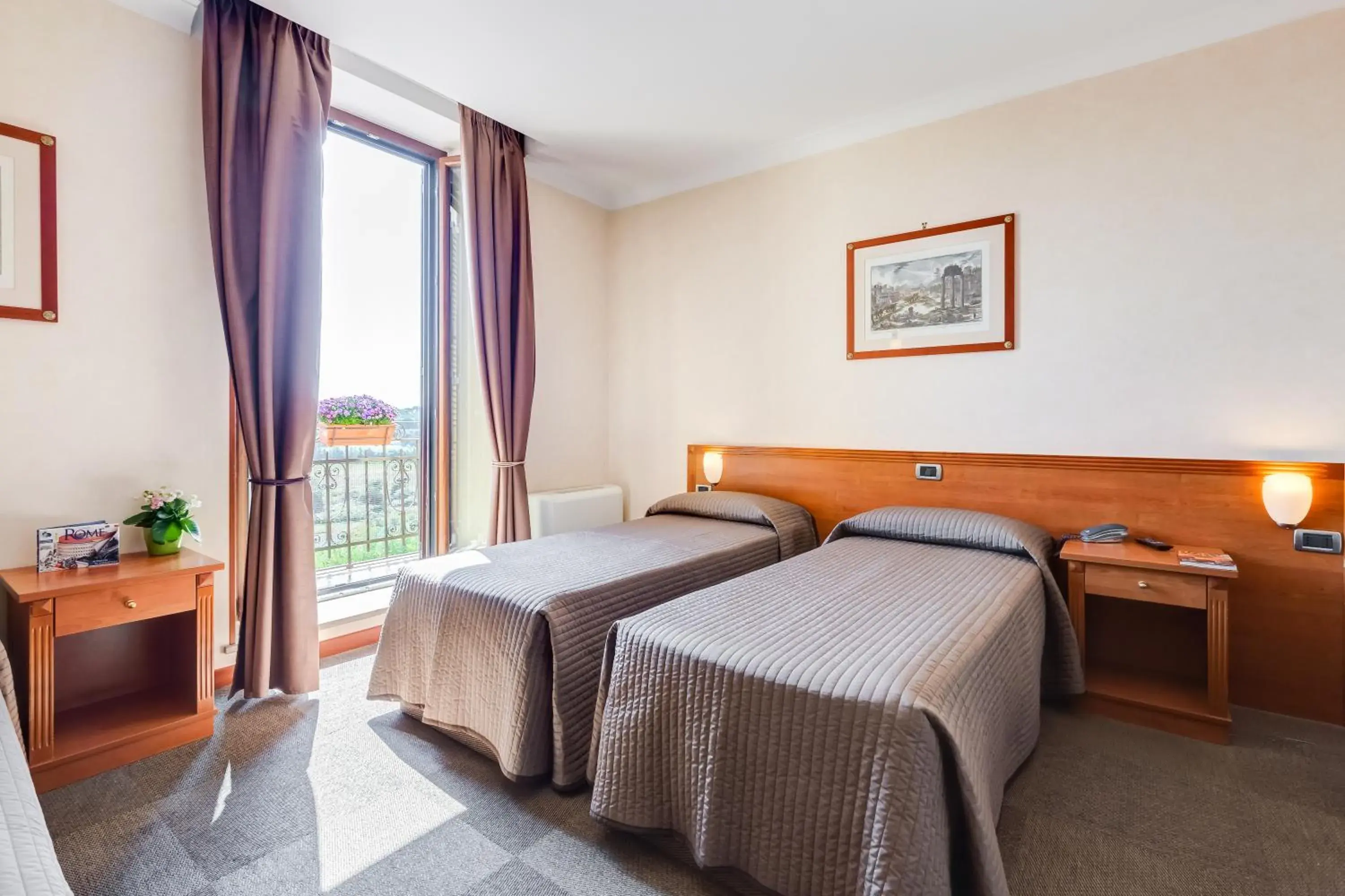 Double or Twin Room in Romoli Hotel Double or Twin Room in Romoli Hotel