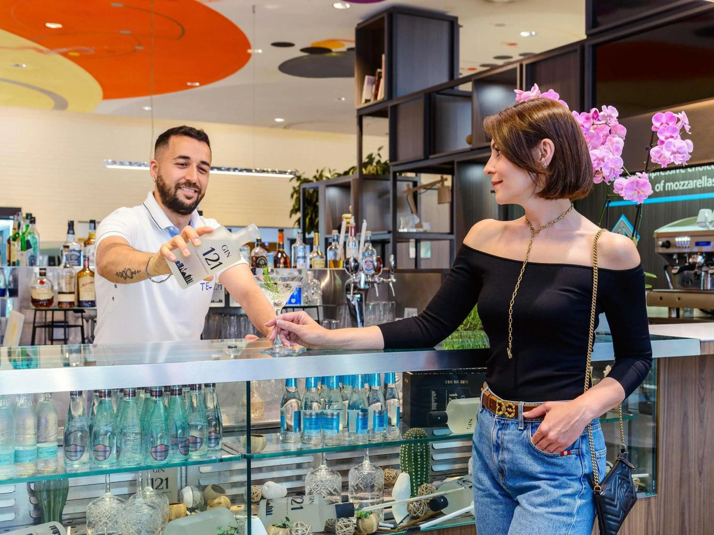 Lounge or bar in Novotel Milano Linate Aeroporto