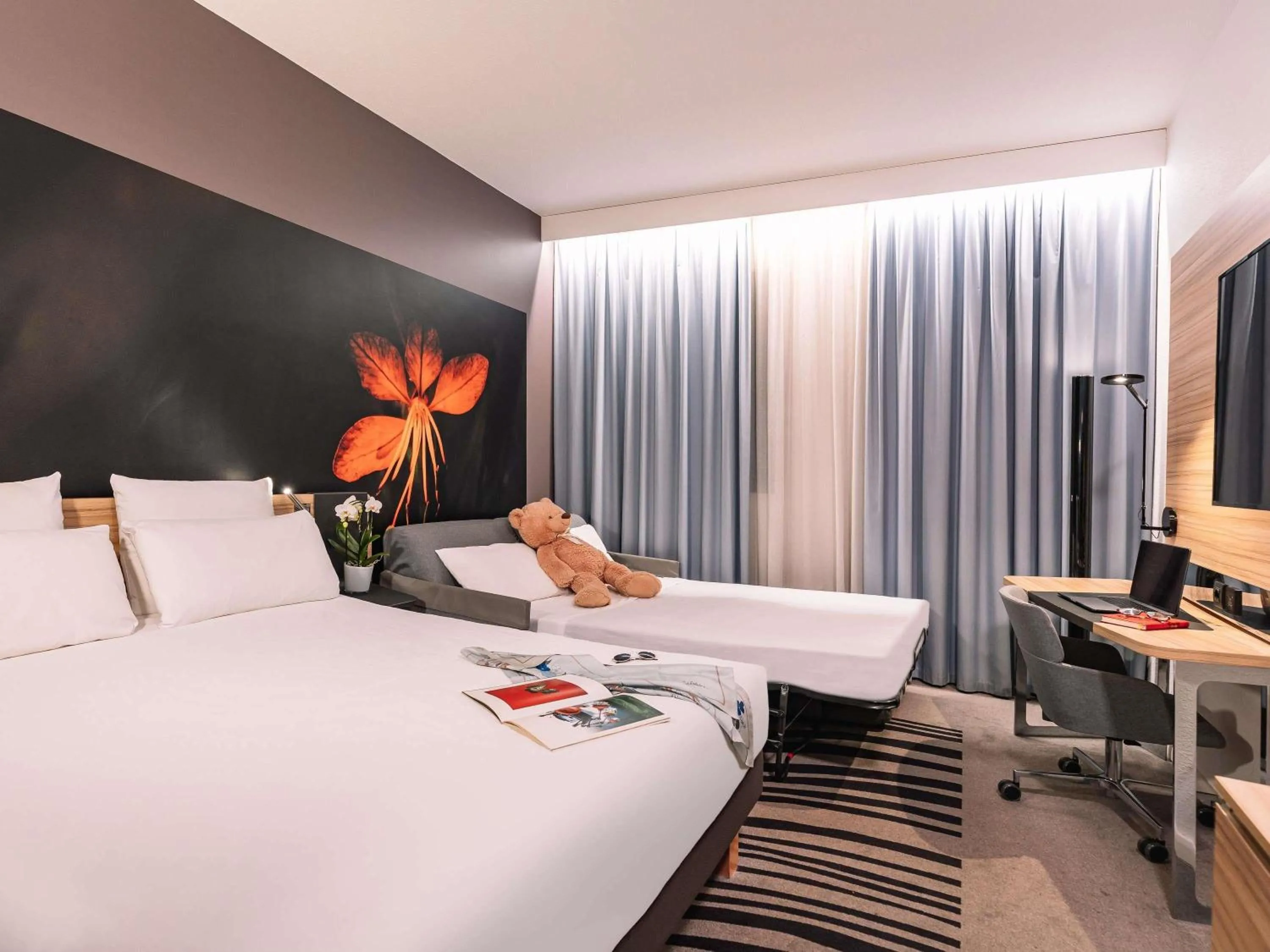 Bedroom, Bed in Novotel Milano Linate Aeroporto