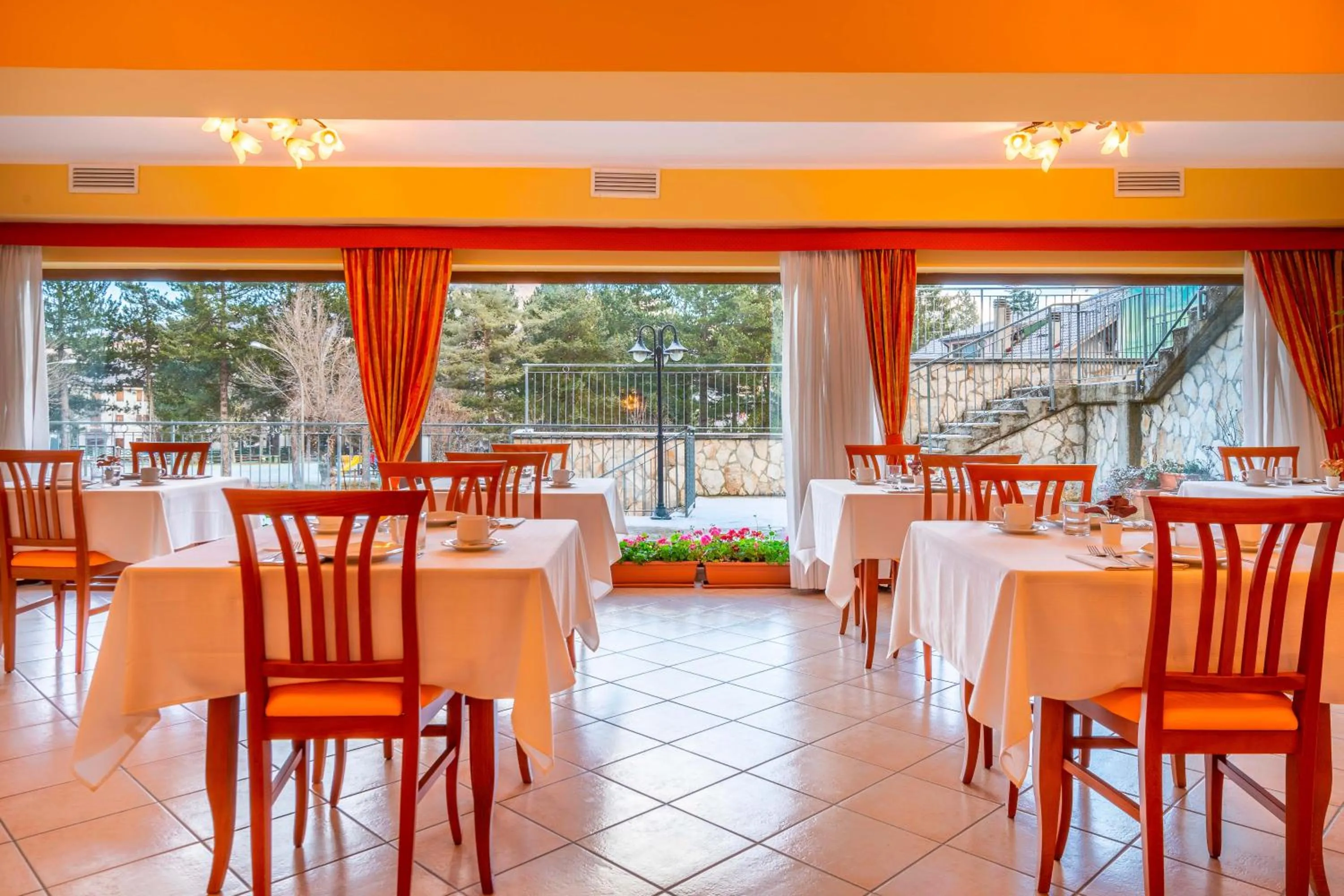 Breakfast in Hotel Tiffany's