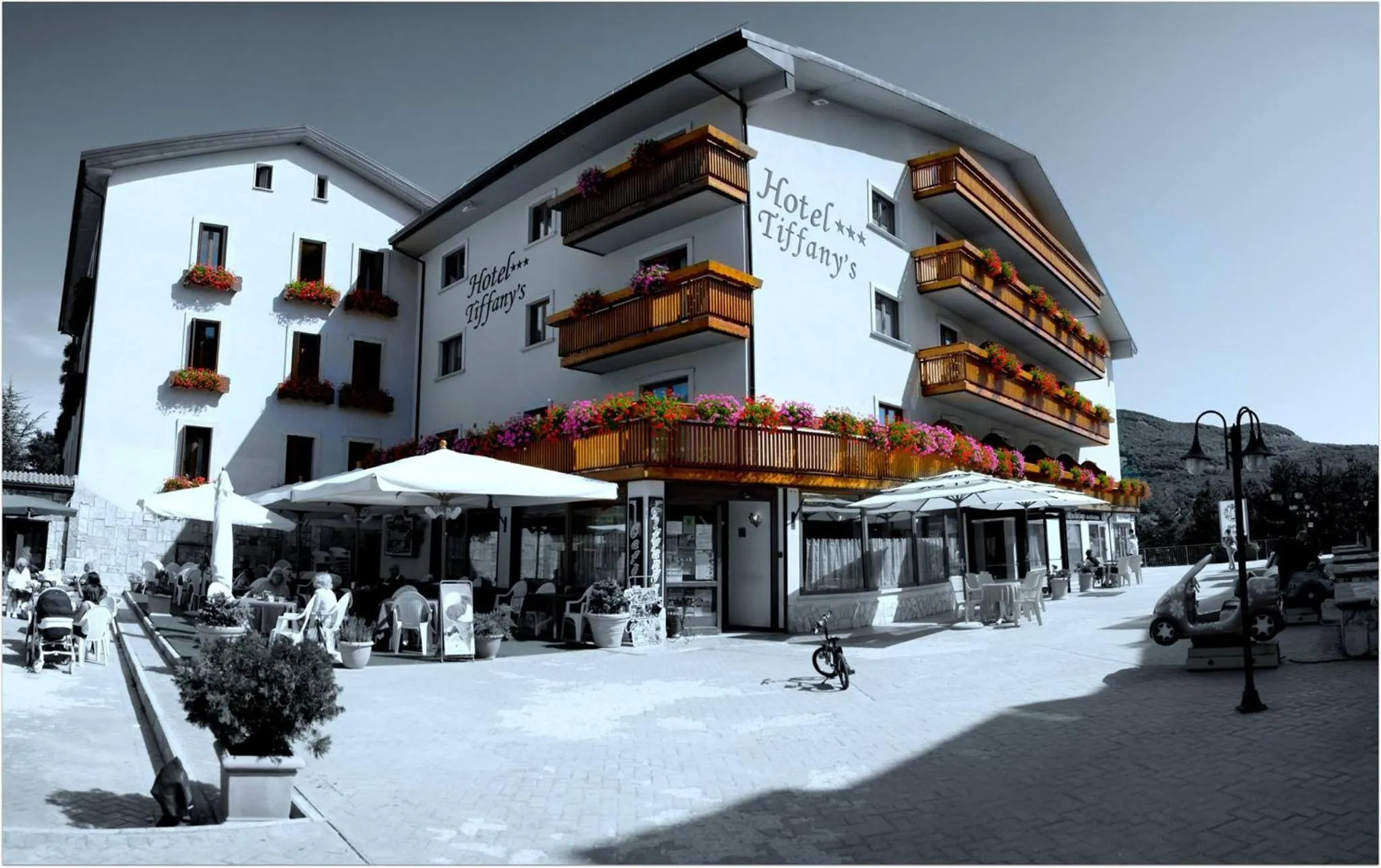 Facade/entrance in Hotel Tiffany's