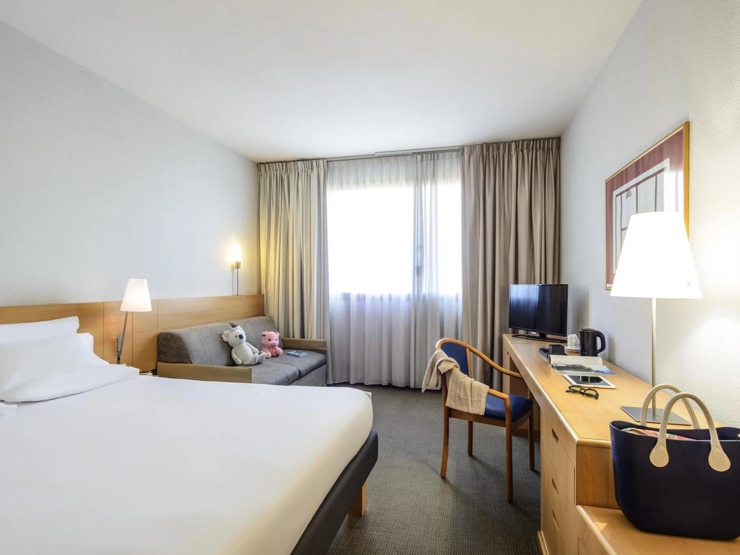 Bedroom, Bed in Novotel Torino Corso Giulio Cesare