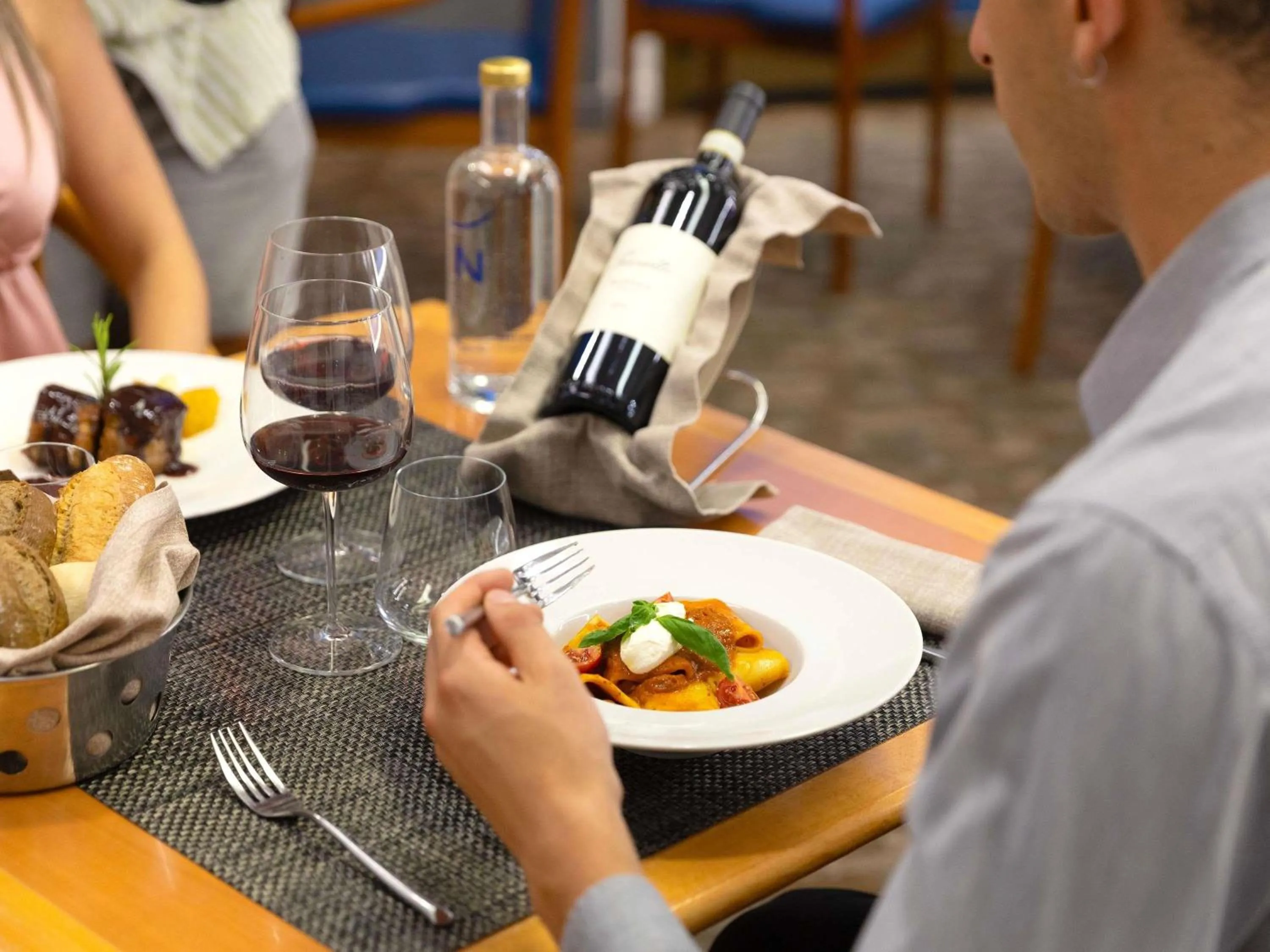 Restaurant/places to eat in Novotel Torino Corso Giulio Cesare