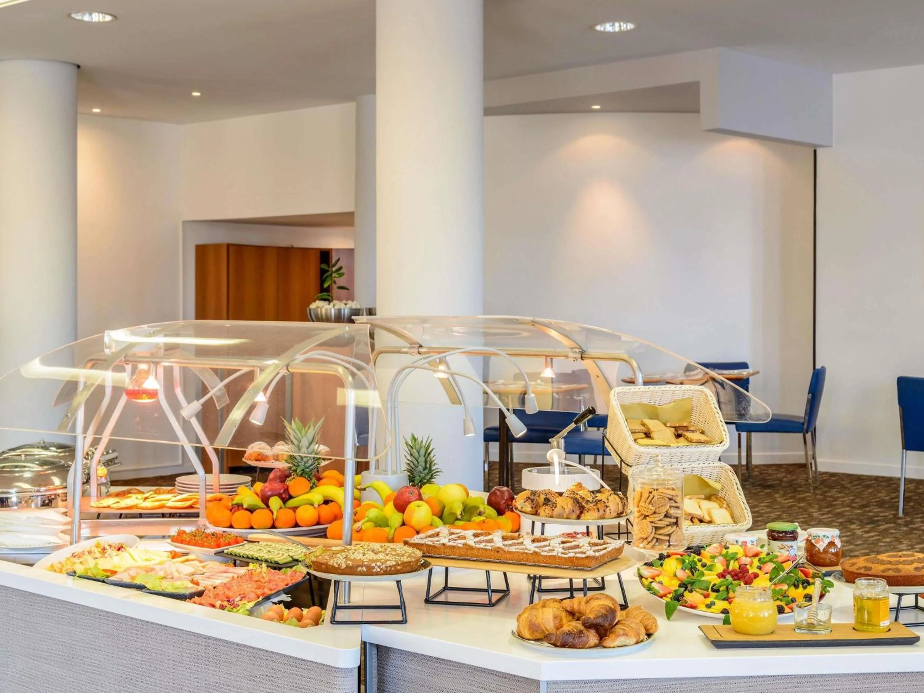 Restaurant/places to eat in Novotel Torino Corso Giulio Cesare