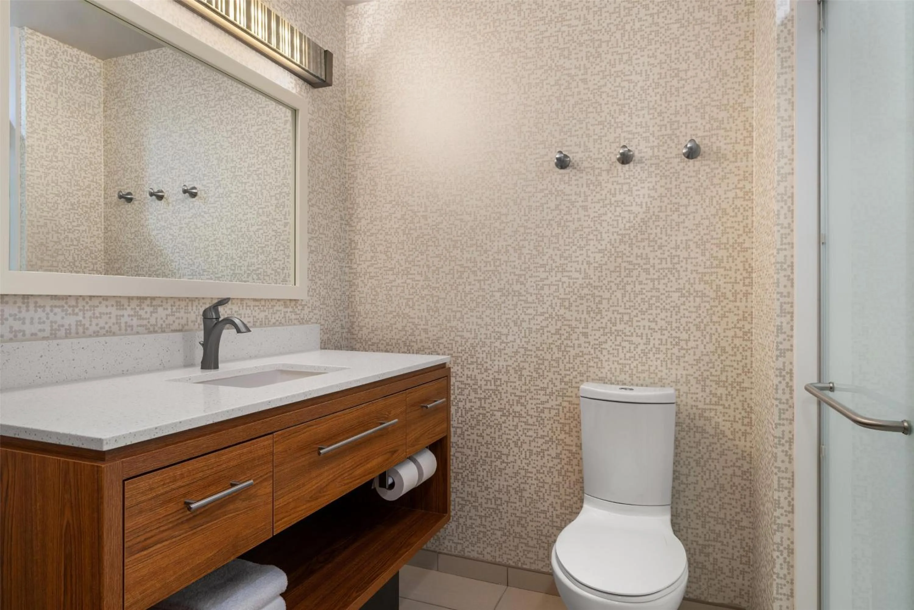 Bathroom in Home2 Suites by Hilton Baltimore/Aberdeen MD