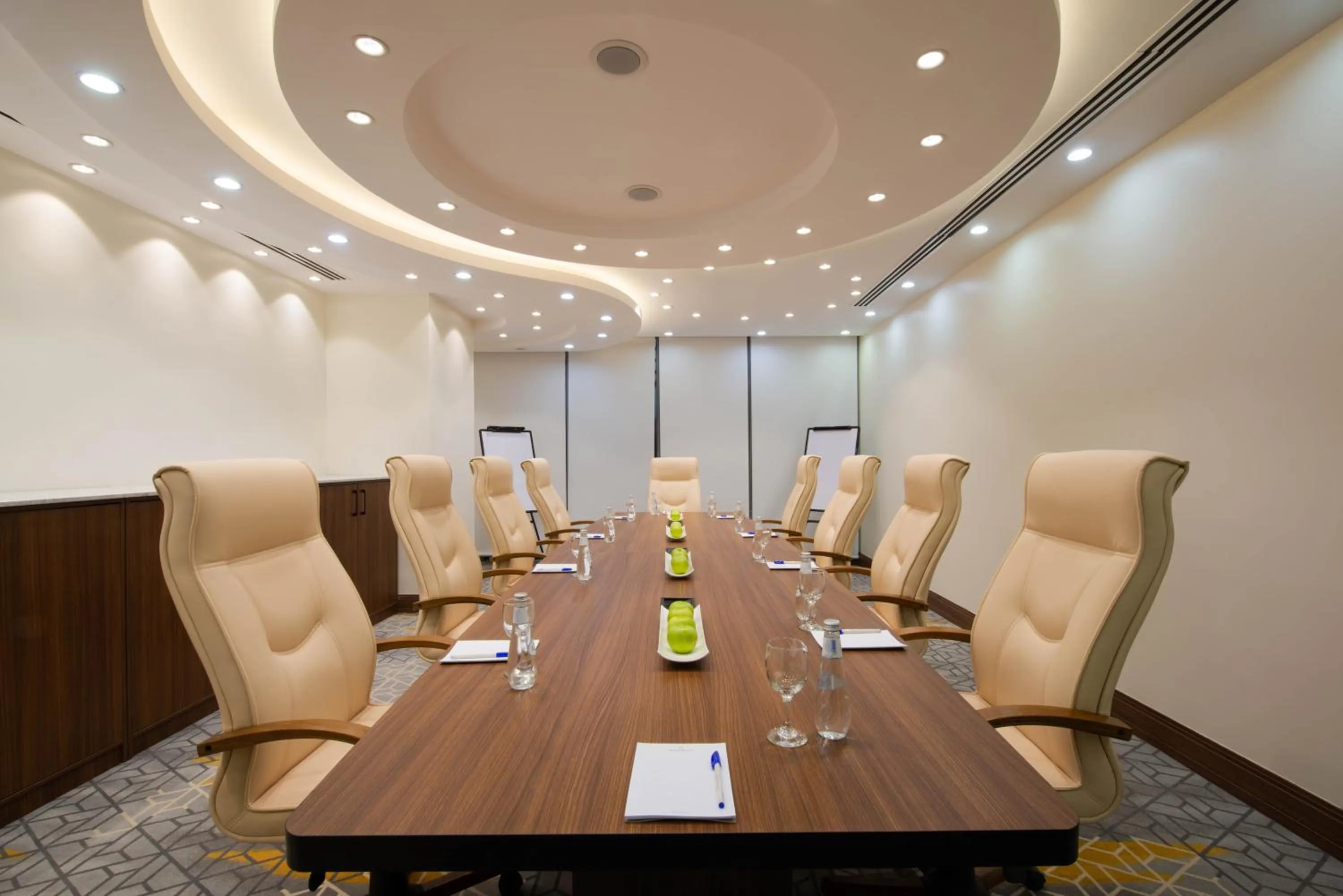 Meeting/conference room in Warwick Riyadh Al Wezarat