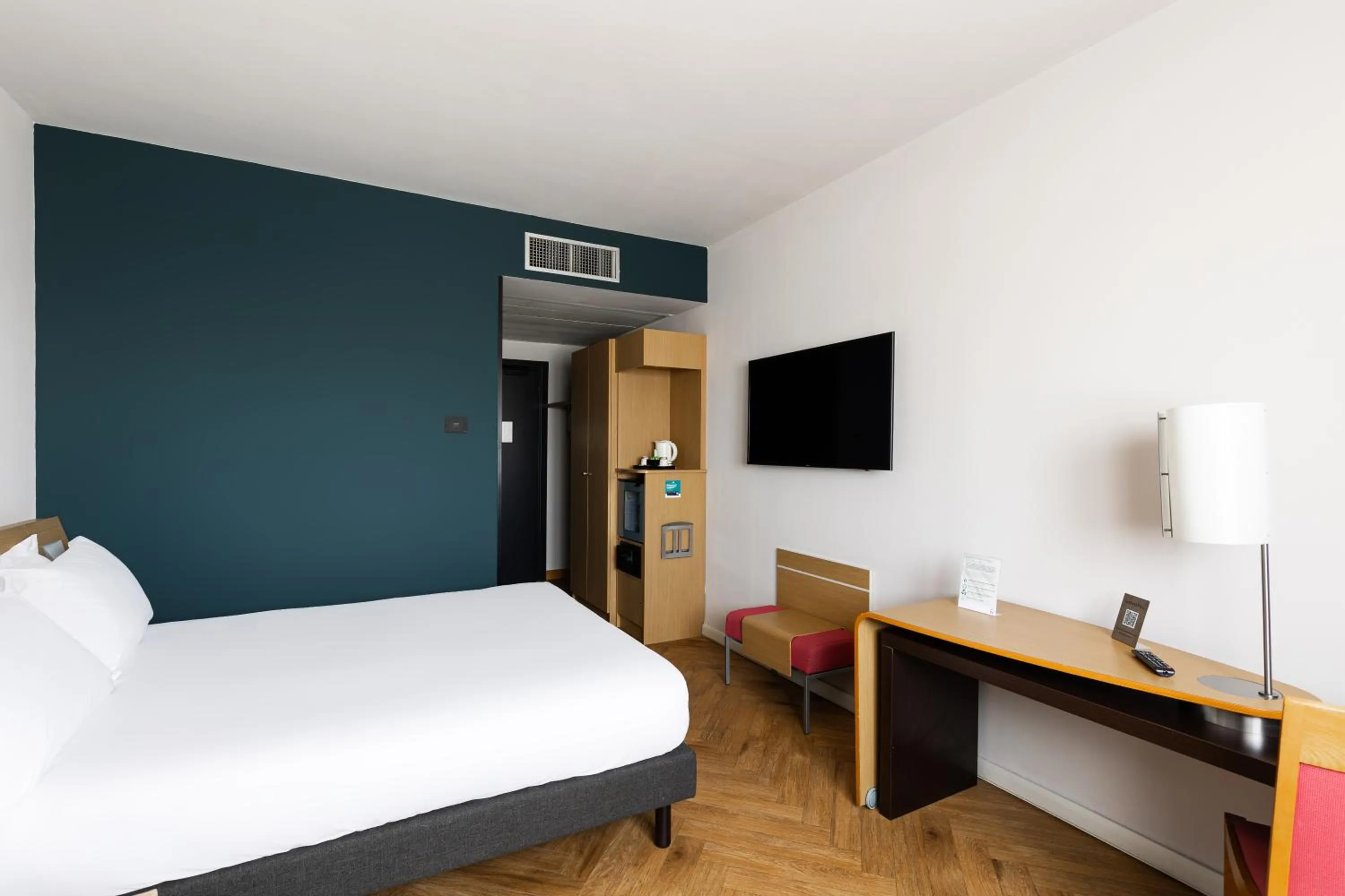 Bedroom, Bed in Novotel Caserta Sud